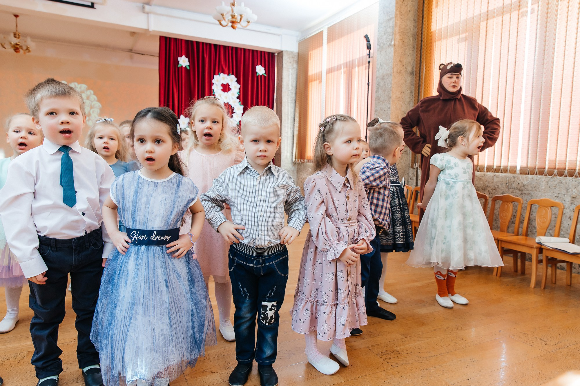 Детский сад № 93 — Утренник (07.03.2023). Свадебный и семейный фотограф Крамар Наталья