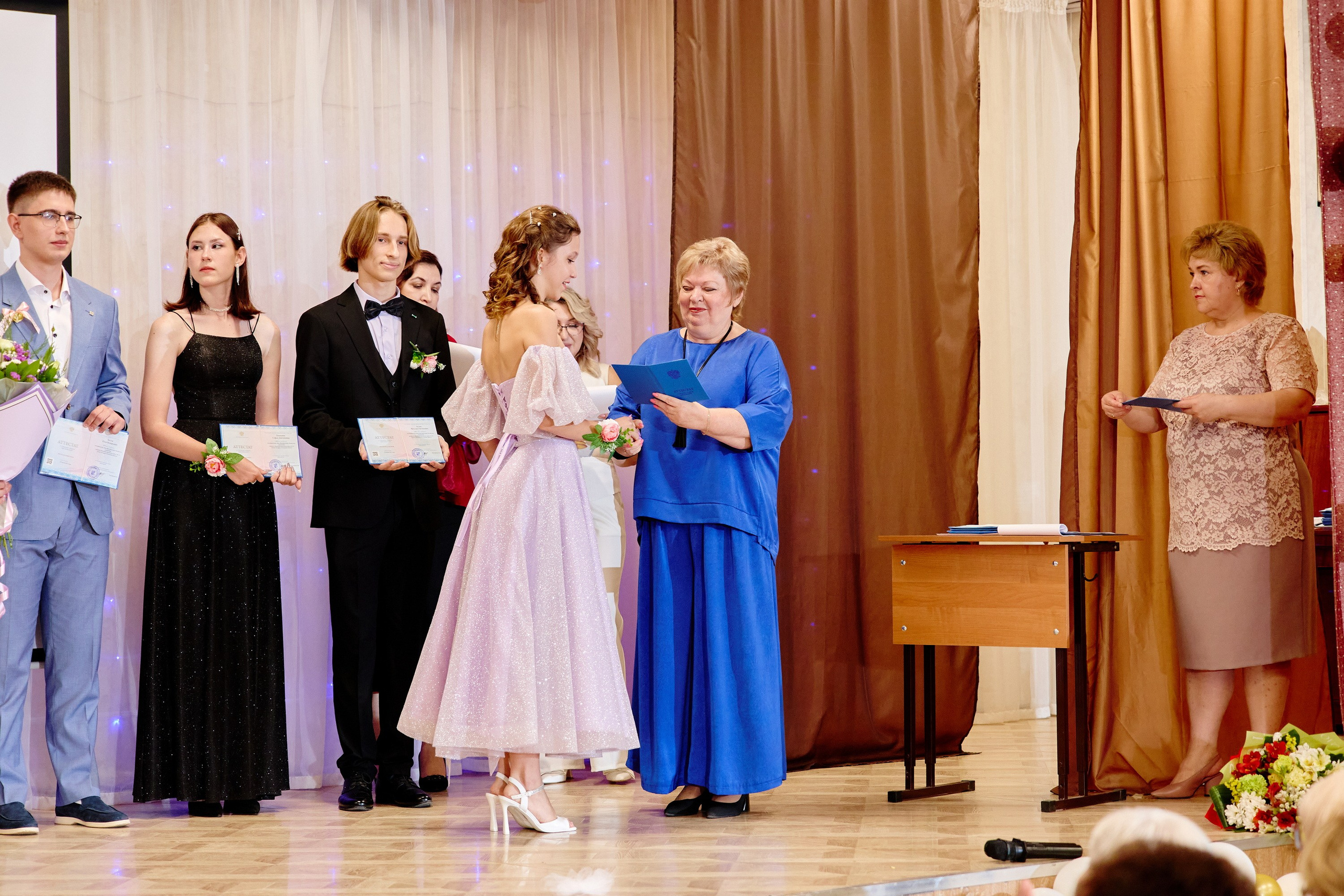 Выпускной 35 Сош. Фотограф Выпускные альбомы Таганрог Сергей Коробченко