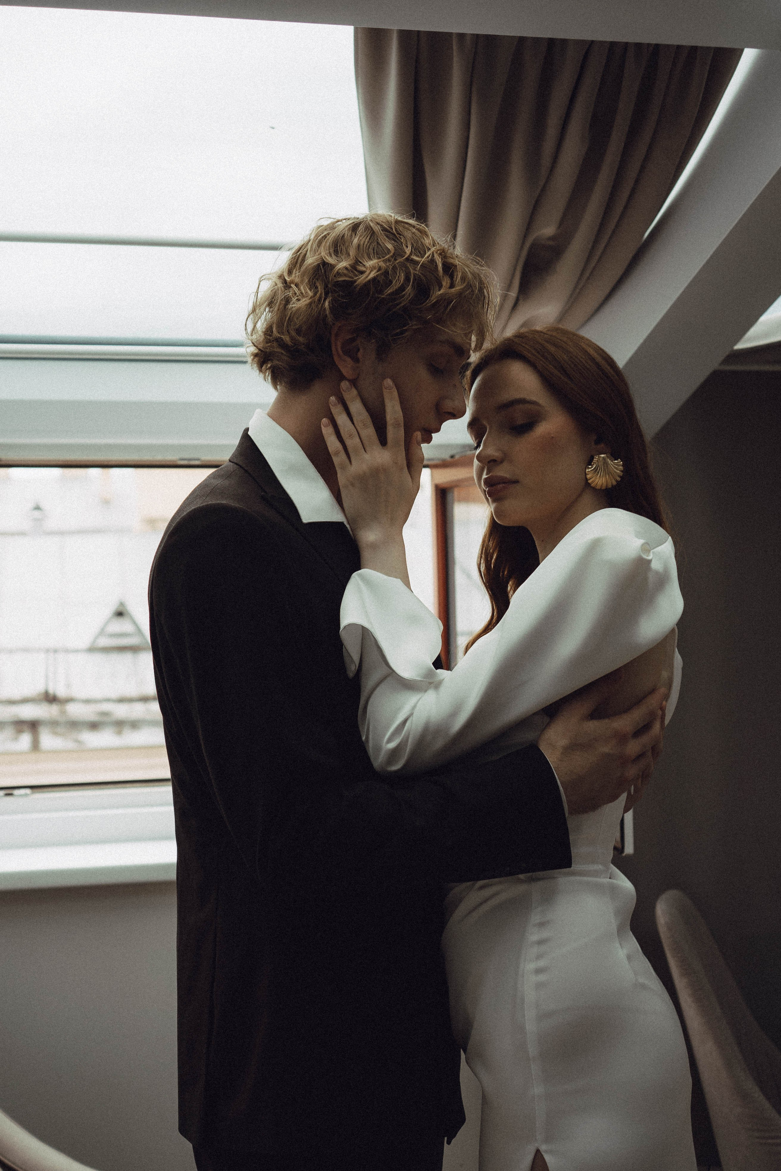 СВАДЕБНАЯ СЬЕМКА В ОТЕЛЕ. СБОРЫ ЖЕНИХА И НЕВЕСТЫ И ТАКЖЕ ТОР И ПОДГОТОВКА К ПРОГУЛКЕ. Профессиональный фотограф, Санкт-Петербург — Виктория Богомолова