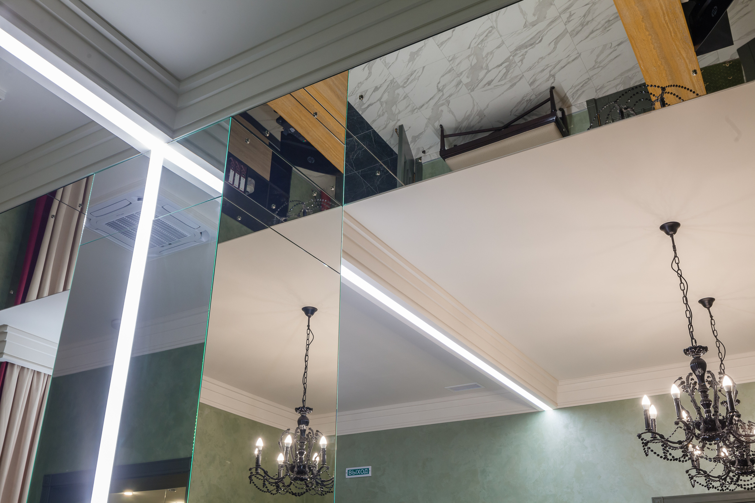 Лобби отеля. Interior designer Nataliia Iksanova