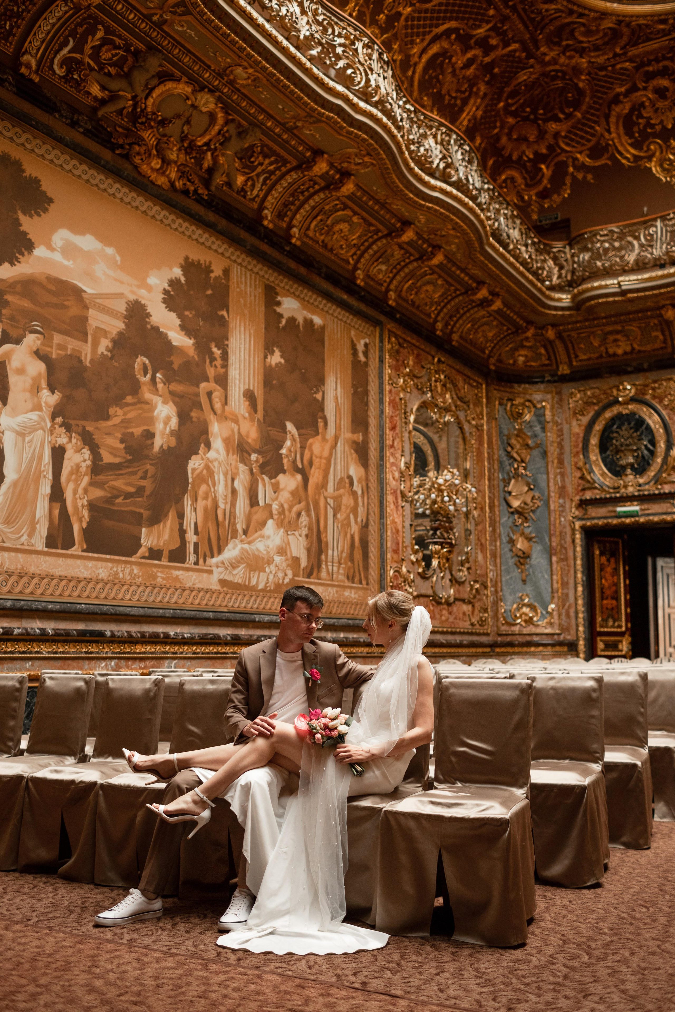 Свадебная фотосессия во дворцах Петербурга. Свадебный фотограф Кирилл Белый