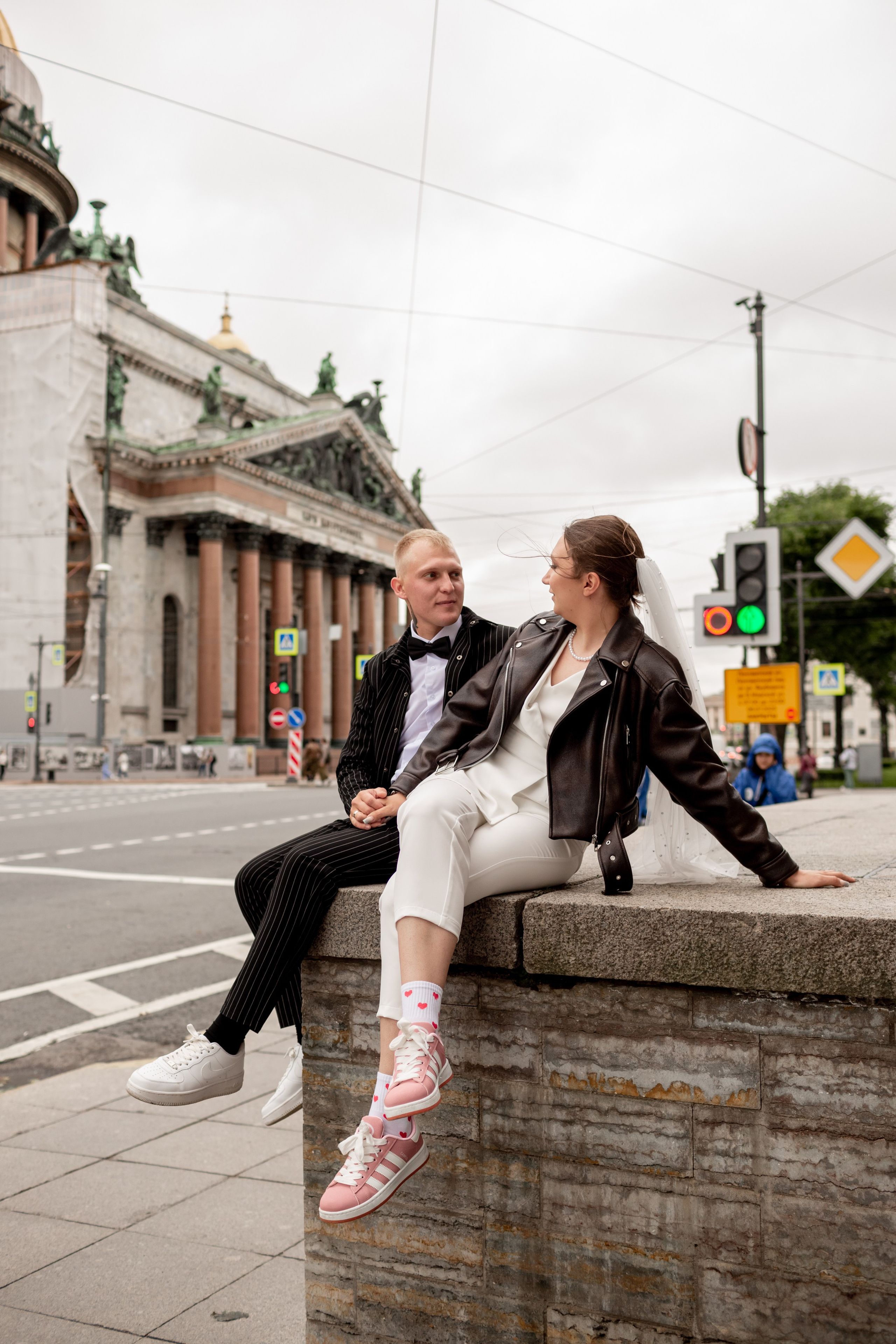 Свадебная фотосессия в центре Петербурга. Свадебный фотограф Кирилл Белый