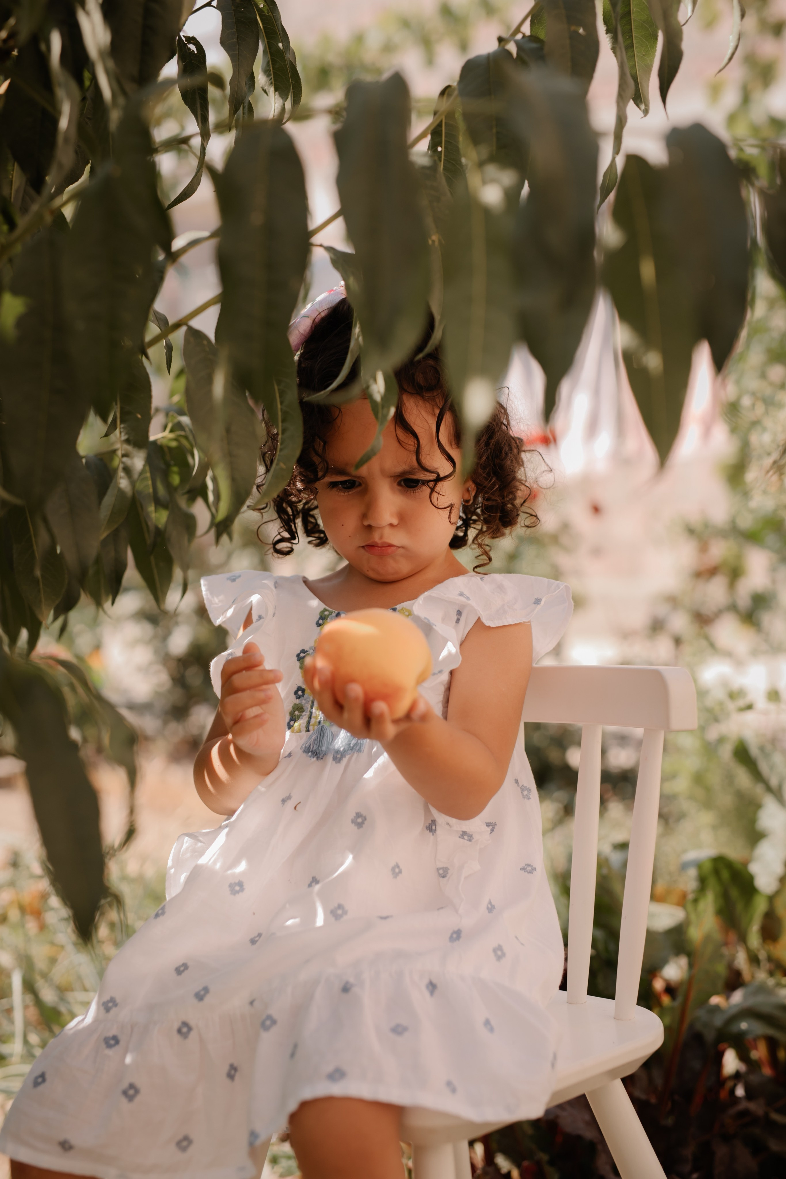 Baby with peaches. Фотограф и ретушер. (Армения/Россия)
