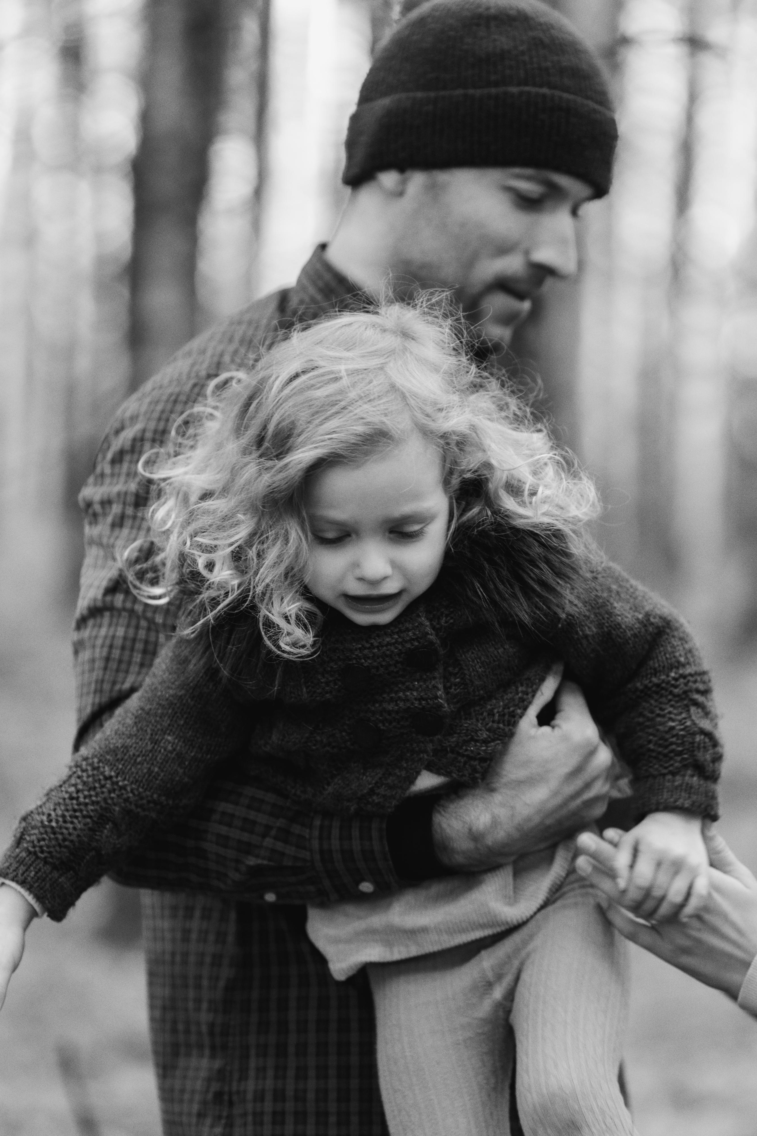 Оксана и Владимир — прогулка с семей. Фотограф Хабаровск| Яна Золотова LifeStyle портрет, в ожидании, пары,