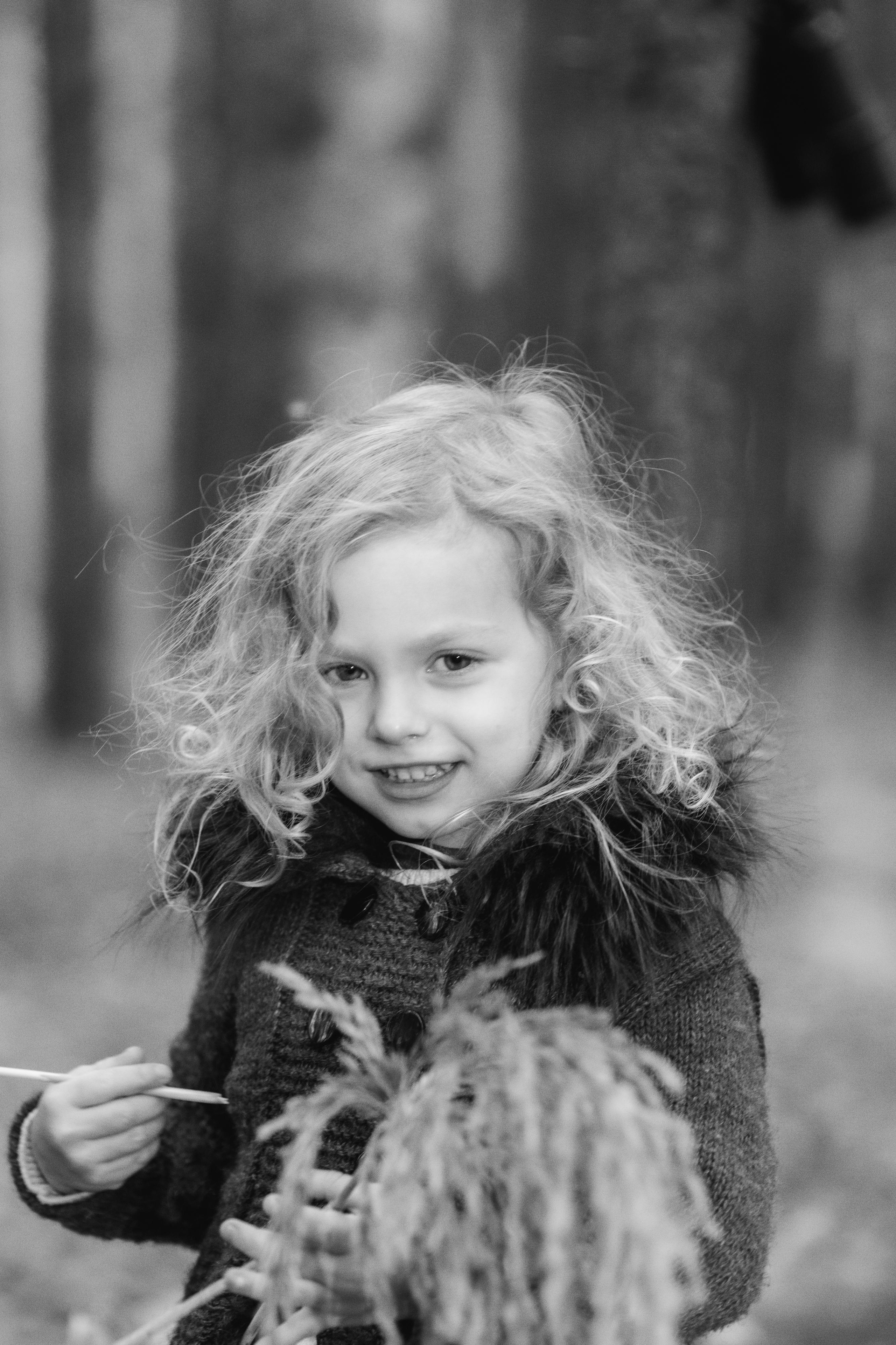 Оксана и Владимир — прогулка с семей. Фотограф Хабаровск| Яна Золотова LifeStyle портрет, в ожидании, пары,