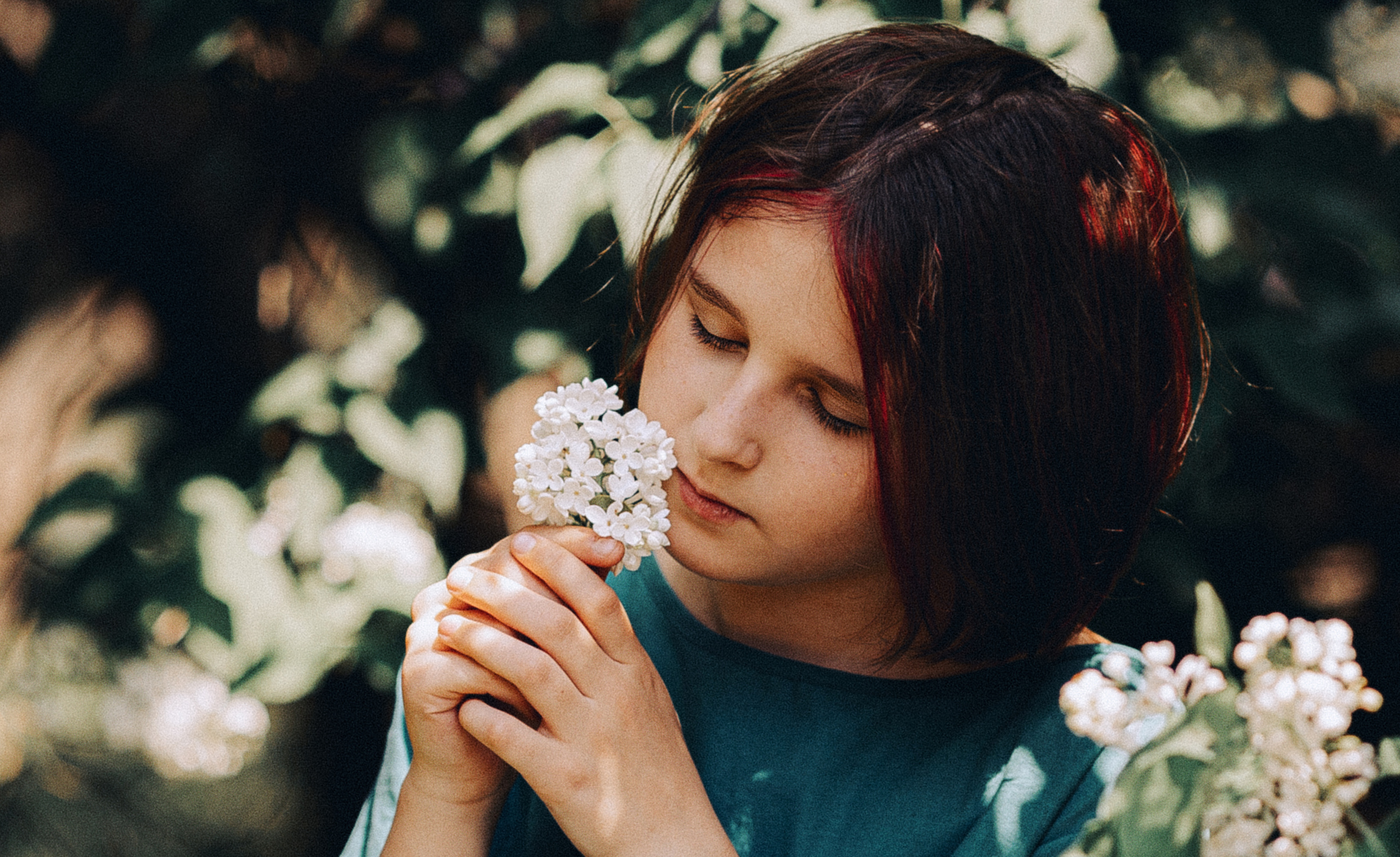 Василиса. Сиреневей сад. Фотограф Хабаровск| Яна Золотова LifeStyle портрет, в ожидании, пары,