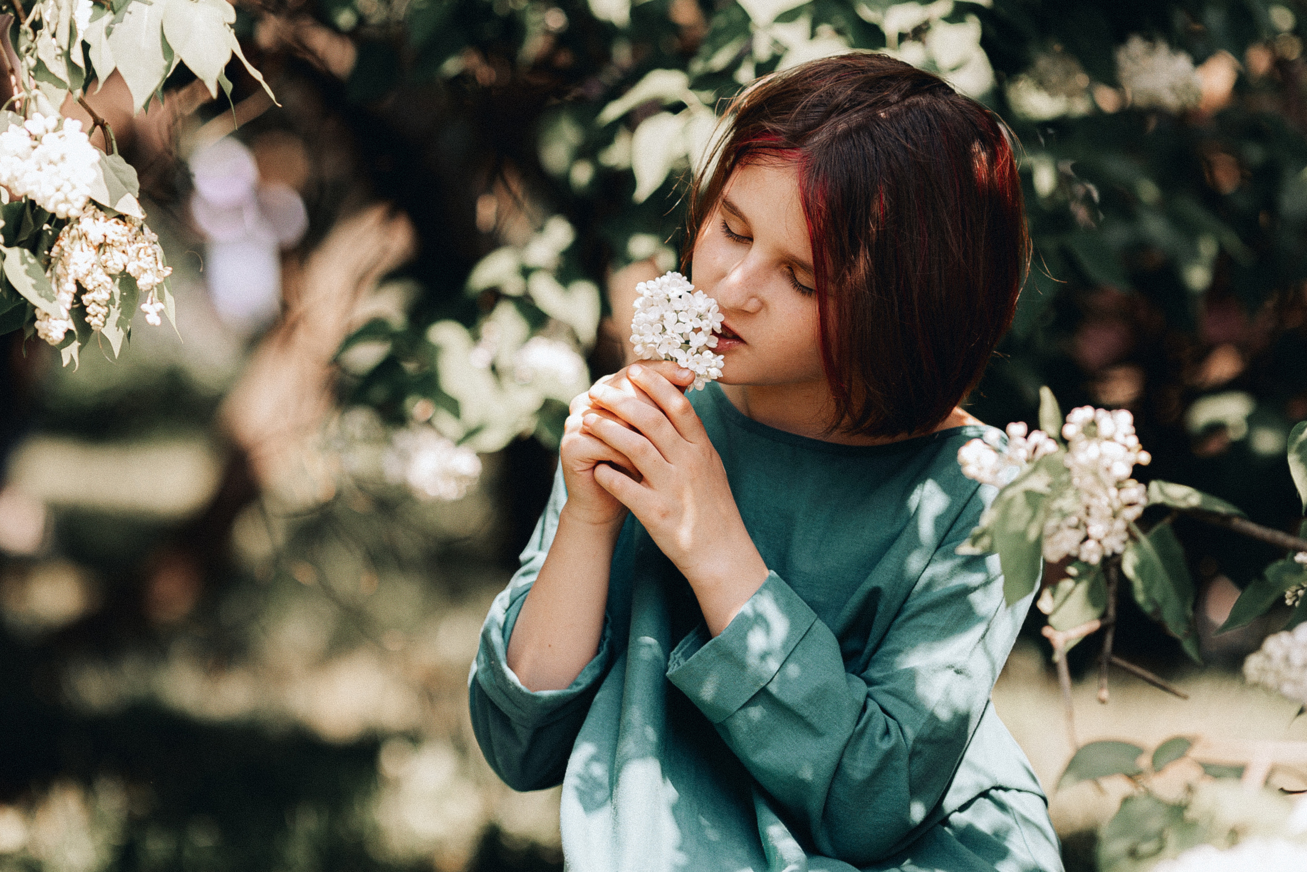 Василиса. Сиреневей сад. Фотограф Хабаровск| Яна Золотова LifeStyle портрет, в ожидании, пары,