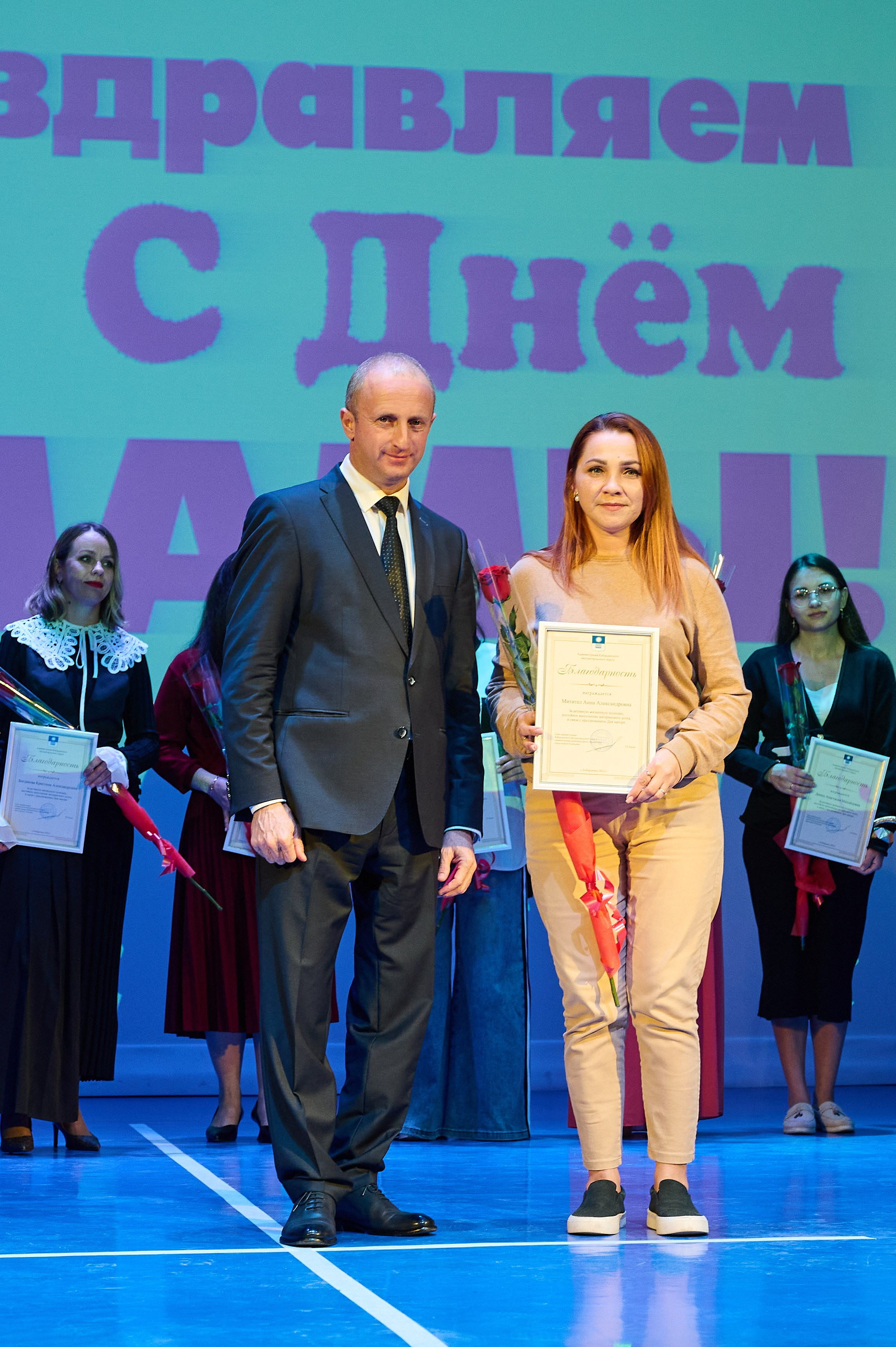 День матери Марьина Роща. Жизнь курорта Кабардинка в фотографиях