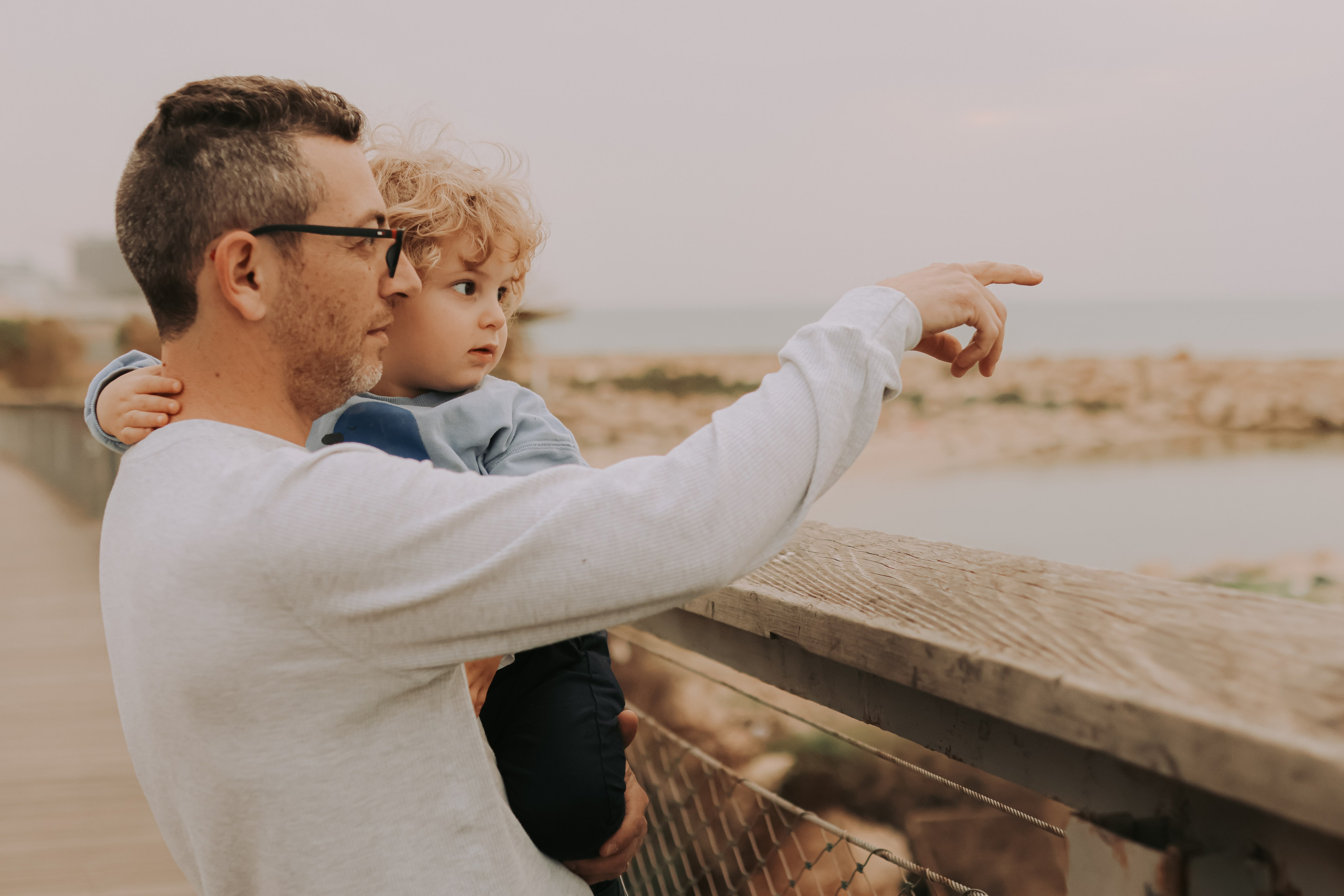 Eithan's family, Tel Aviv | February 2026. Photographer in Israel Alice Milchin