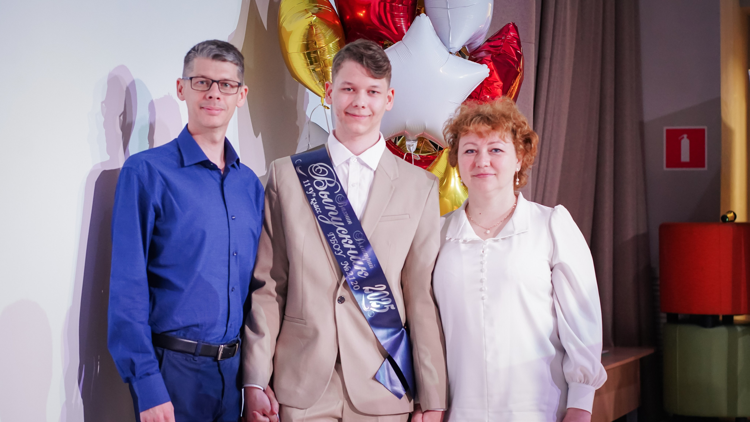 11 У Последний звонок. Семейный и детский фотограф в Москве (Тинао) Галкина Алевтина