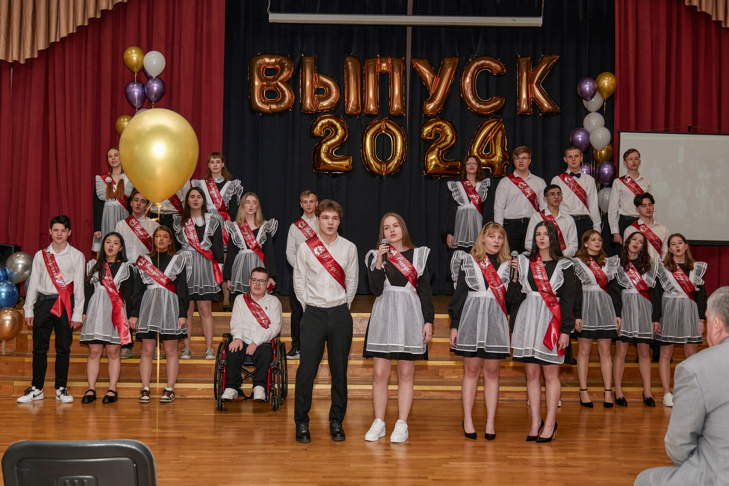 Последний звонок школа 1413. Детский и семейный фотограф г. Москва Оксана Катаджи