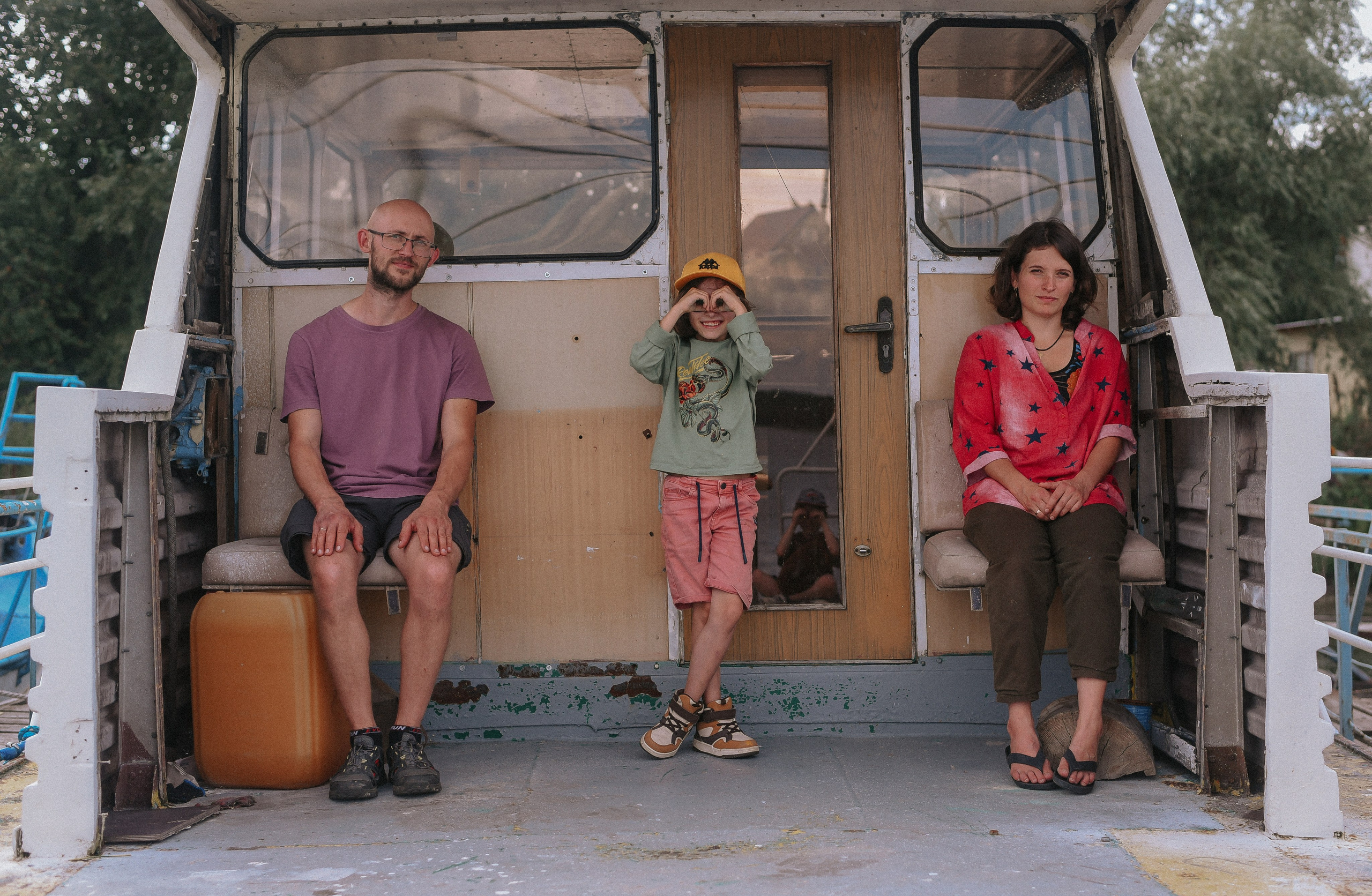 Берег, рак и капибара. Детский и семейный фотограф в Новосибирске Саша Дорошенко