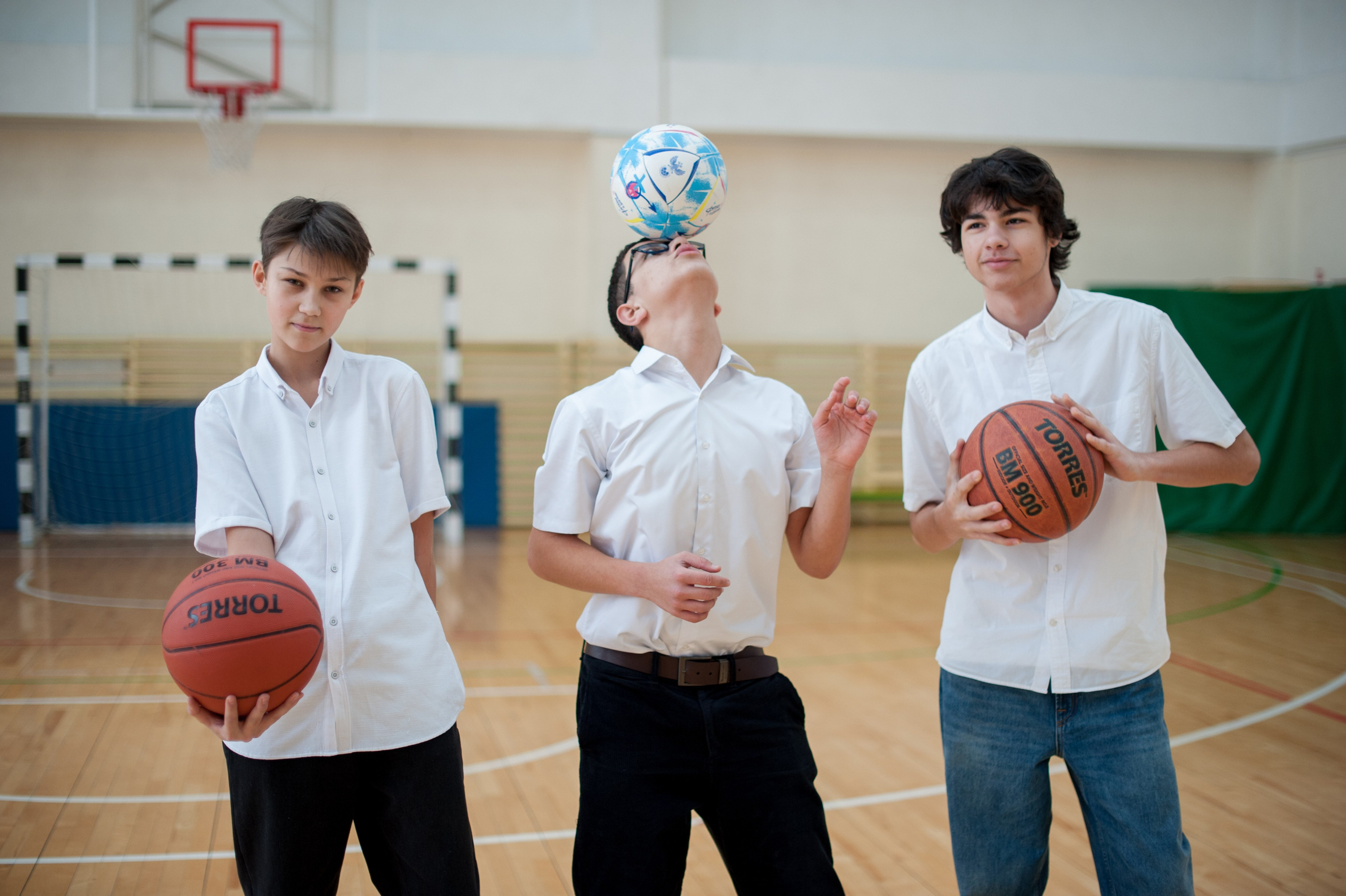 9,11 класс спортзал. Выпускной альбом Чехов, Подольск, Москва