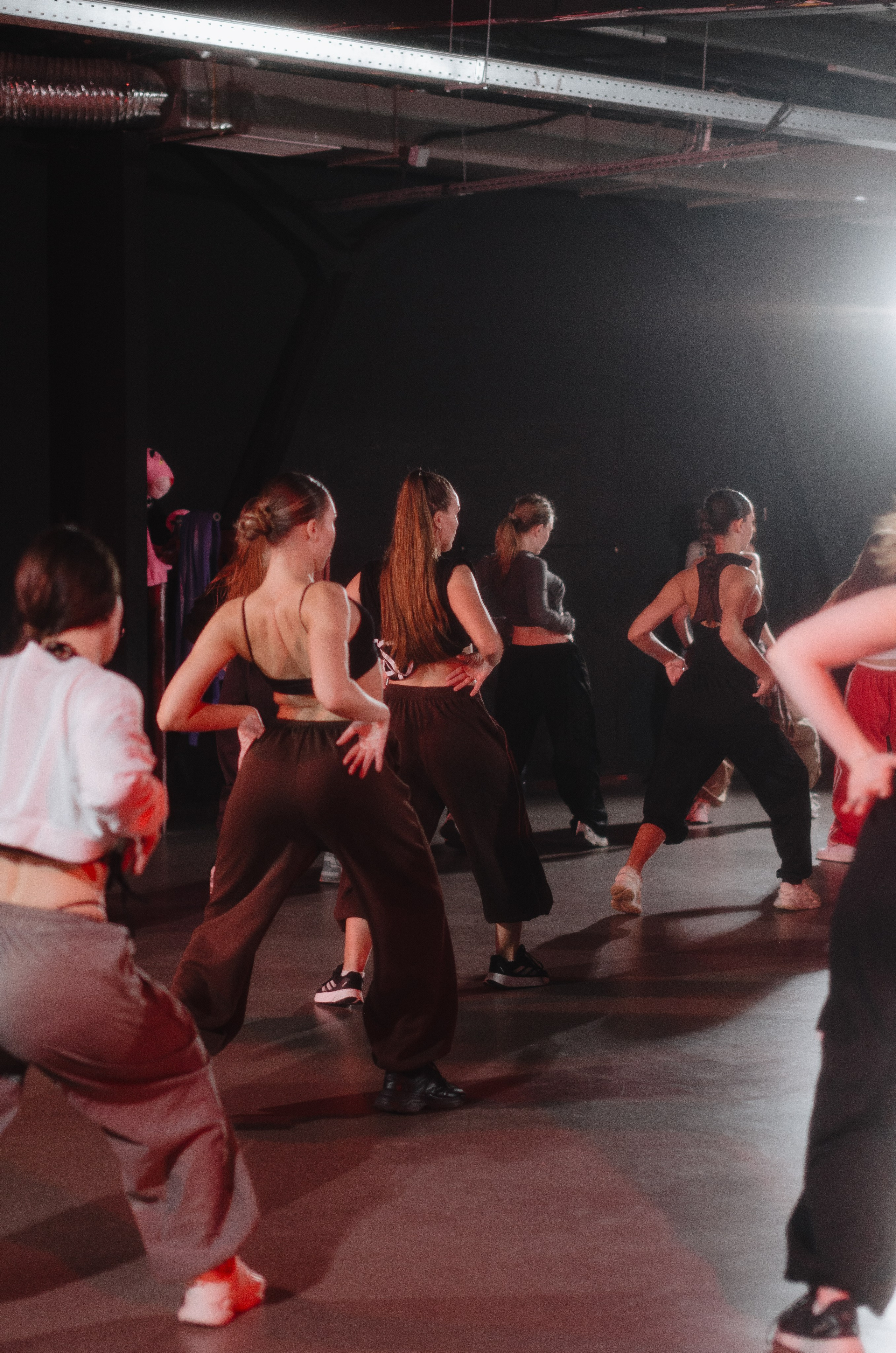 Мастер-классы по High Heels/Girly hip-hop от Оксаны ATTA. Денисова Аля — фотограф для парных съемок и индивидуальных историй в Барнауле