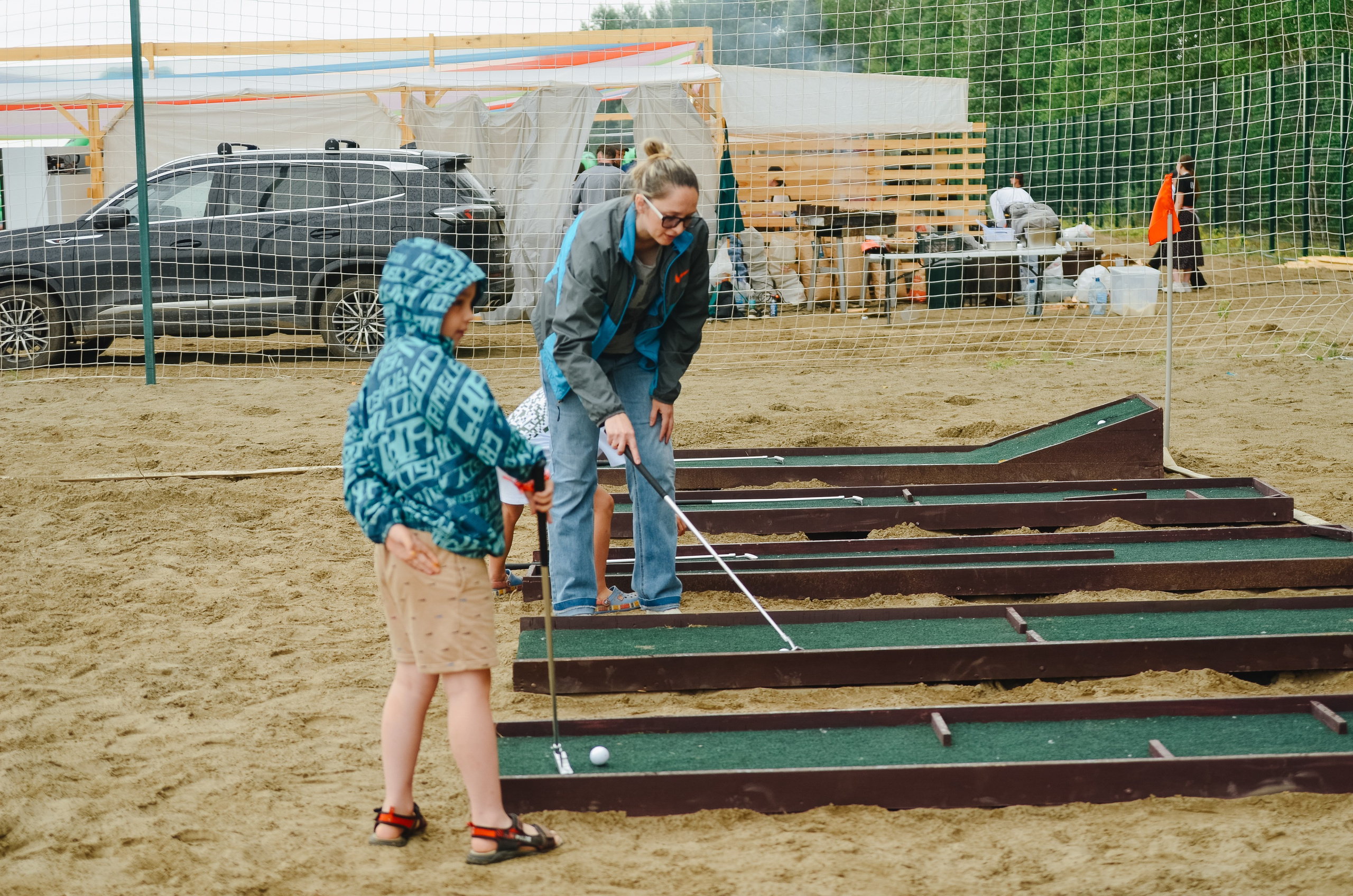 Фестиваль «Грань» 2025. Спортивная площадка. Денисова Аля — фотограф для парных съемок и индивидуальных историй в Барнауле