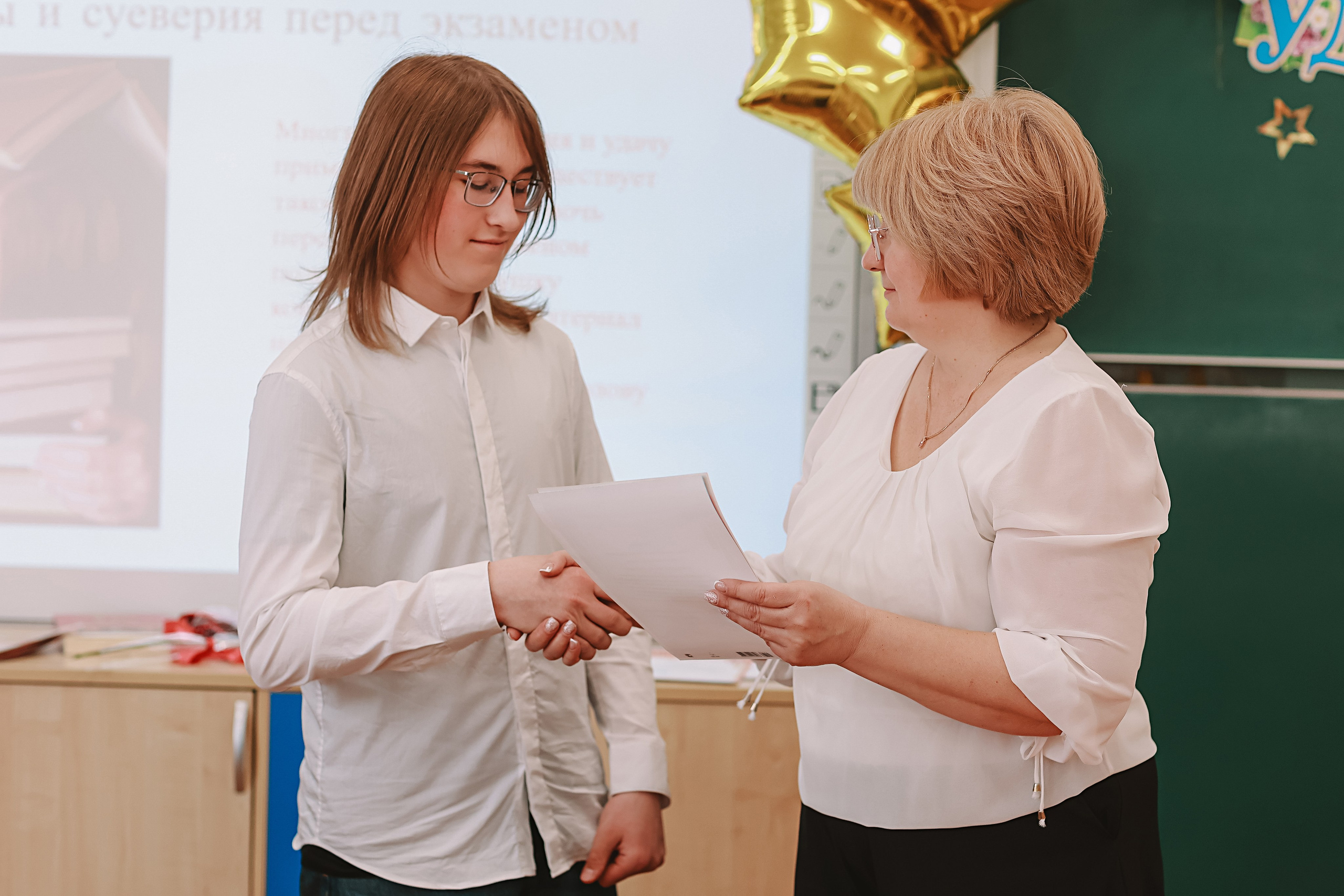 Последний звонок. Семейный фотограф Тюмень, фотограф на роды Салмина Мария