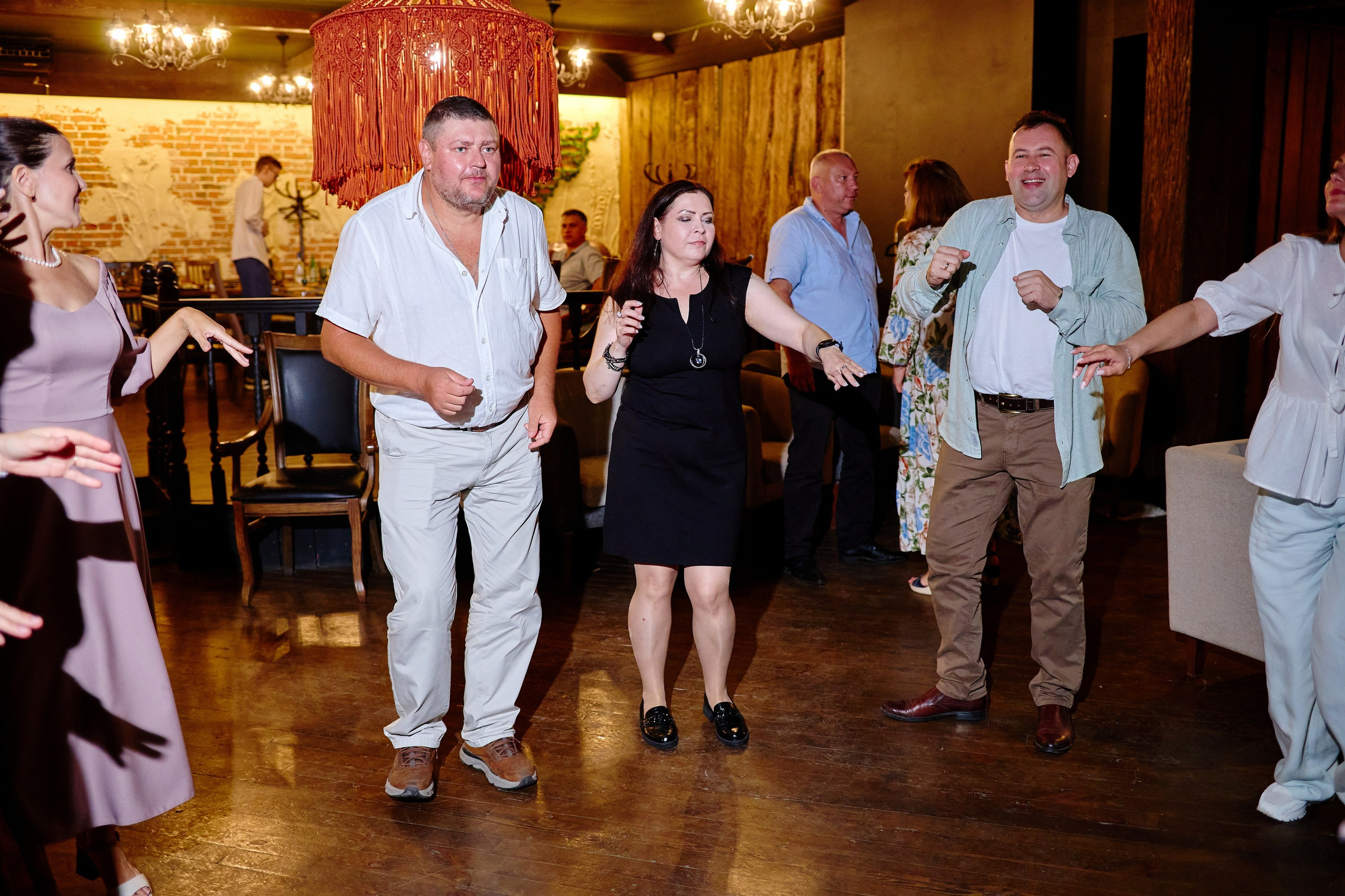 Выпускной 35 Сош. Фотограф Выпускные альбомы Таганрог Сергей Коробченко