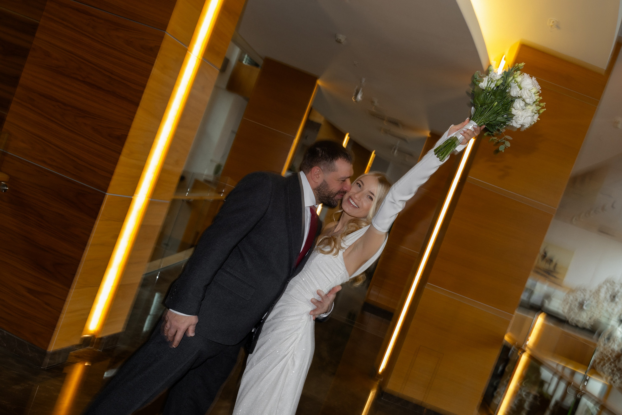 Свадебная фотосессия в отеле Марриот в Минске (Minsk Marriott Hotel). Свадебный фотограф в Минске/Беларуси Сергей Спиридонов