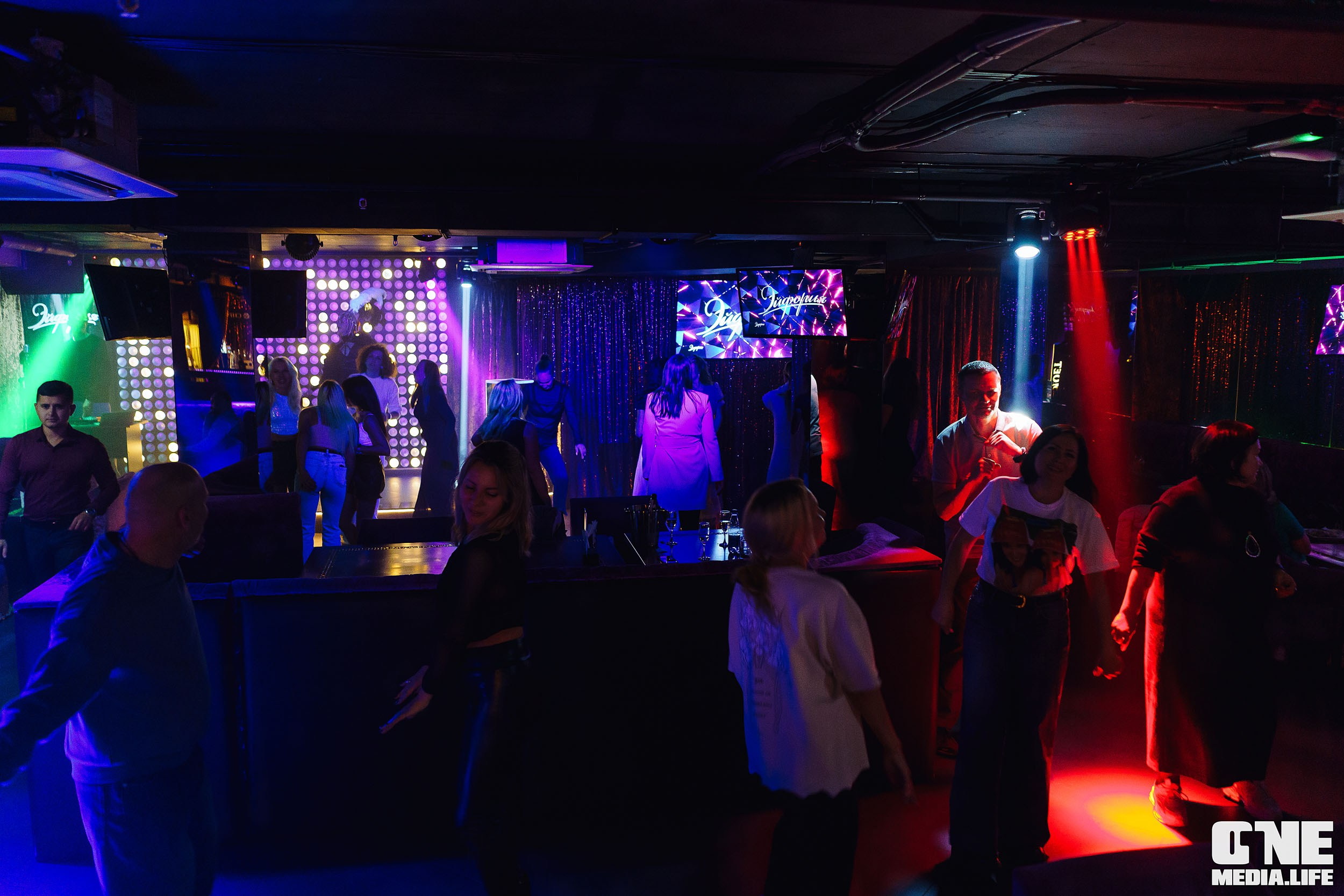 Фоторепортаж из караоке-клубе Эйфория. One Media Life: фоторепортажи, фотоотчеты с мероприятий и заведений