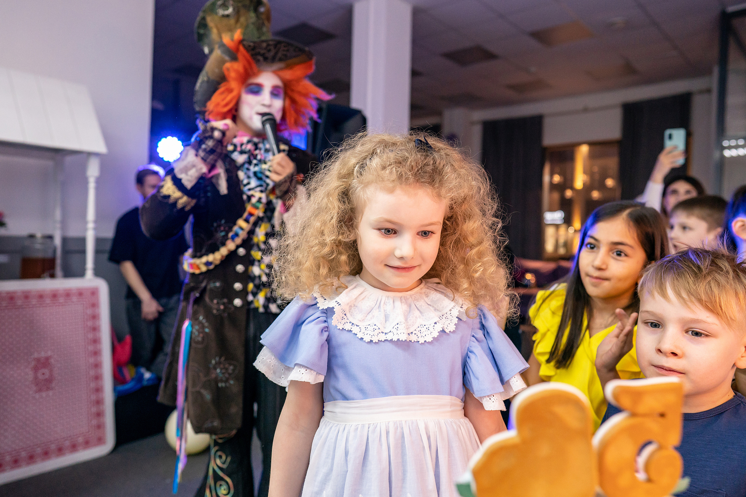 АЛИСА В СТРАНЕ ЧУДЕС. Фотограф на Крещение и Венчание в Красноярске Рамазанова Юлия