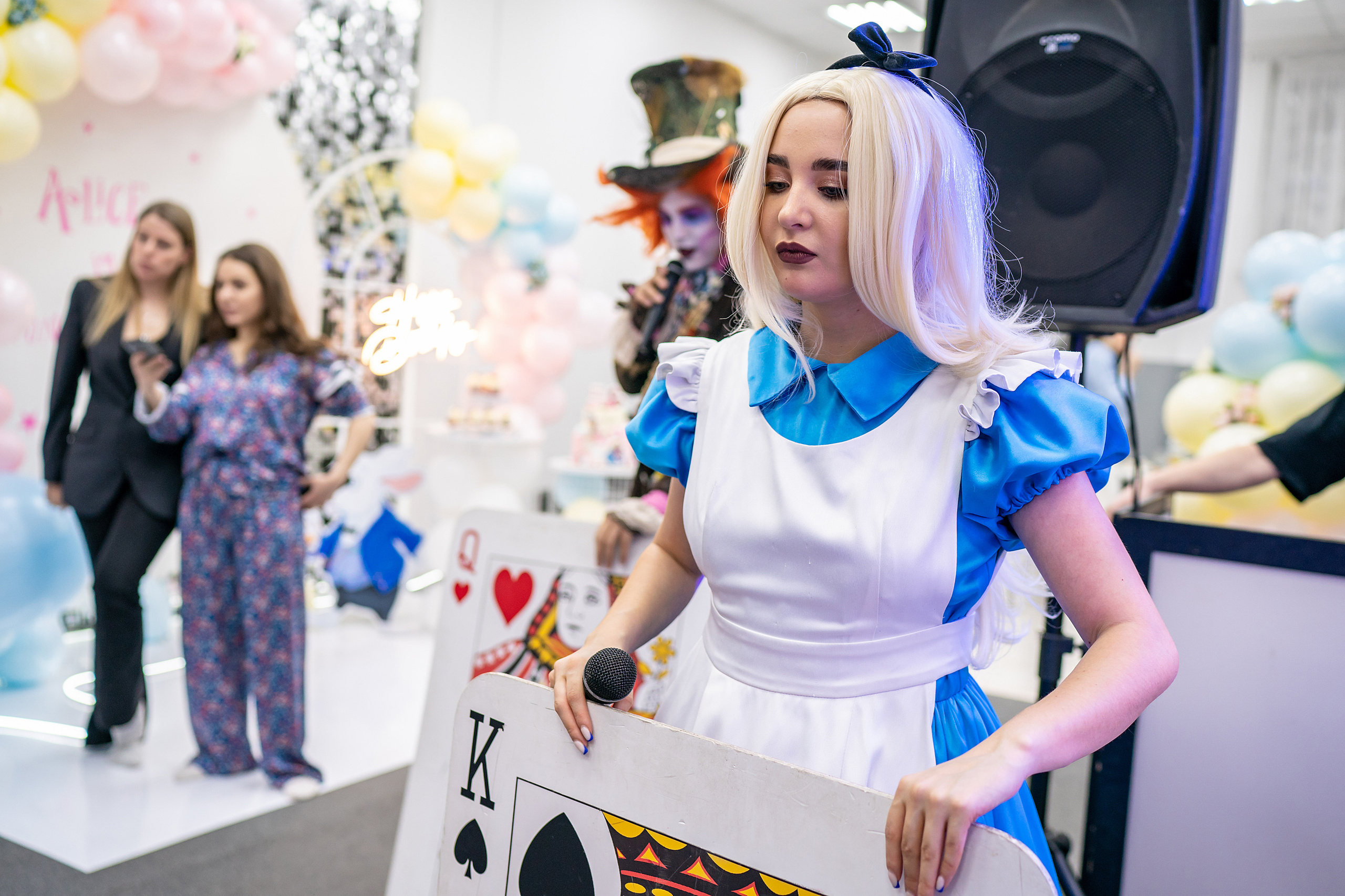 АЛИСА В СТРАНЕ ЧУДЕС. Фотограф на Крещение и Венчание в Красноярске Рамазанова Юлия