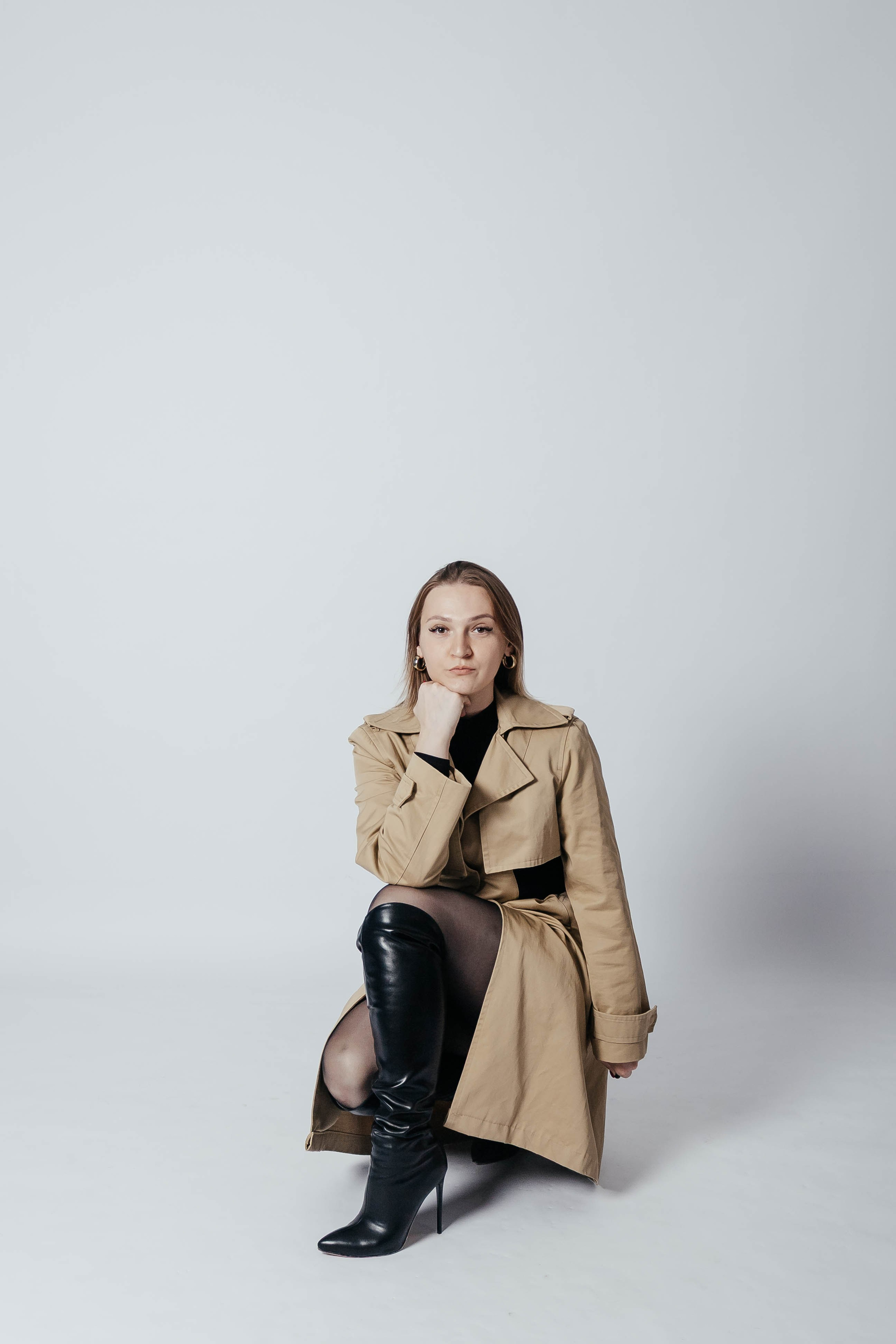 Белый фон цветная. Фотостудия без фотографа в Мозыре «Селфи»