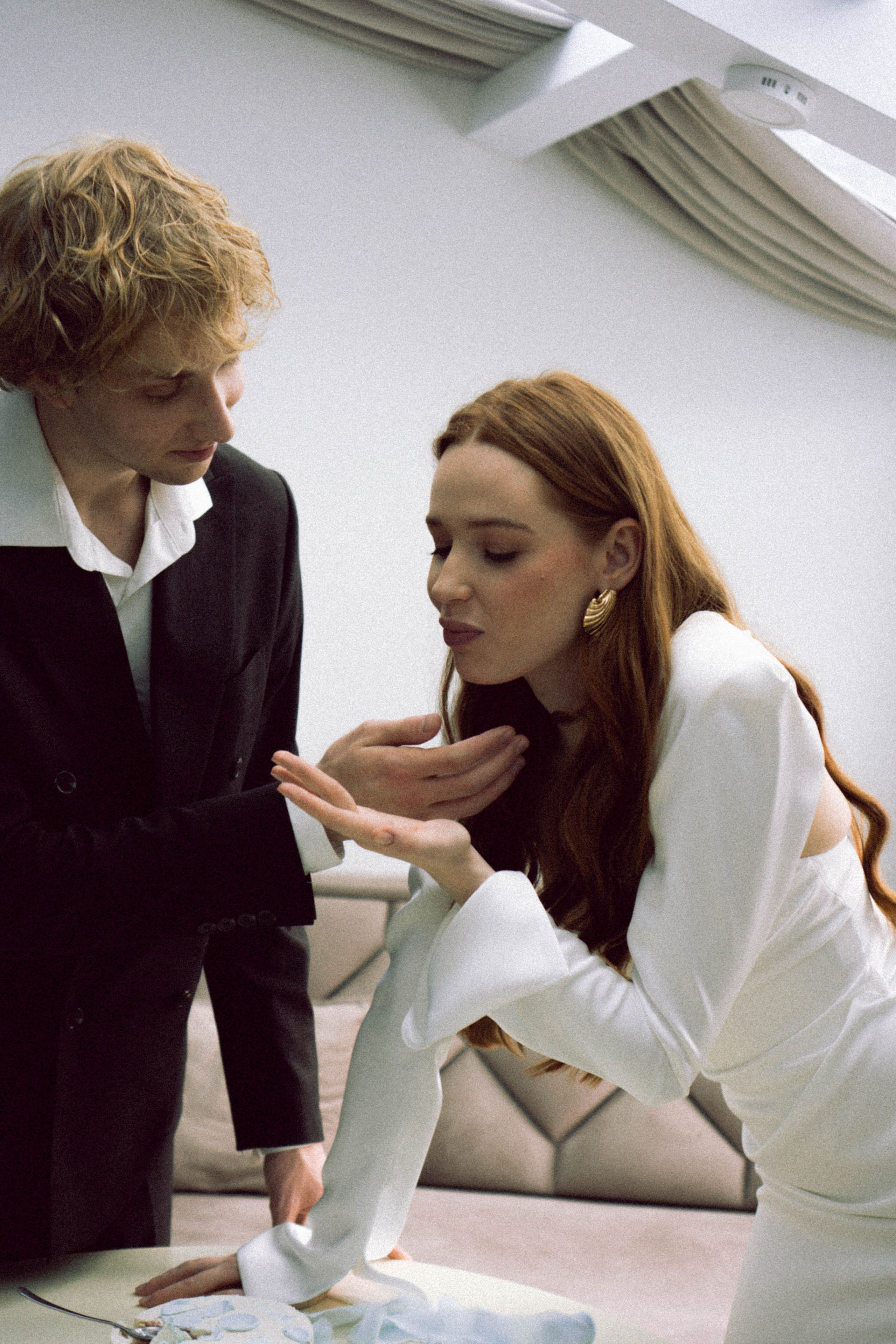 СВАДЕБНАЯ СЬЕМКА В ОТЕЛЕ. СБОРЫ ЖЕНИХА И НЕВЕСТЫ И ТАКЖЕ ТОР И ПОДГОТОВКА К ПРОГУЛКЕ. Профессиональный фотограф, Санкт-Петербург — Виктория Богомолова