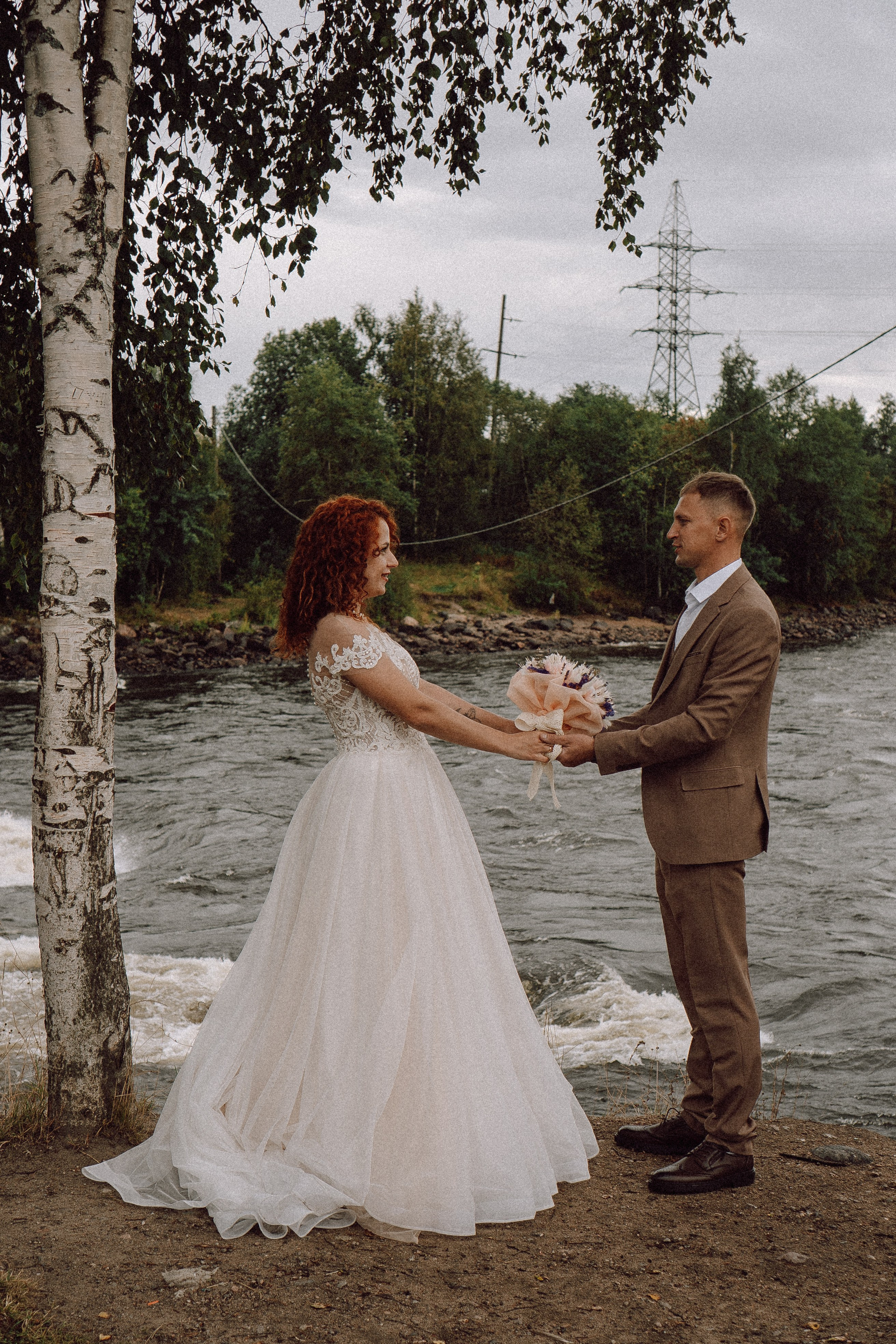 СВАДЕБНАЯ ФОТОСЕССИИЯ ПАРЫ В ГОРОДЕ ПРИОЗЕРСК В СОСНОВОМ ЛЕСУ И С ПИКАПОМ. Профессиональный фотограф, Санкт-Петербург — Виктория Богомолова