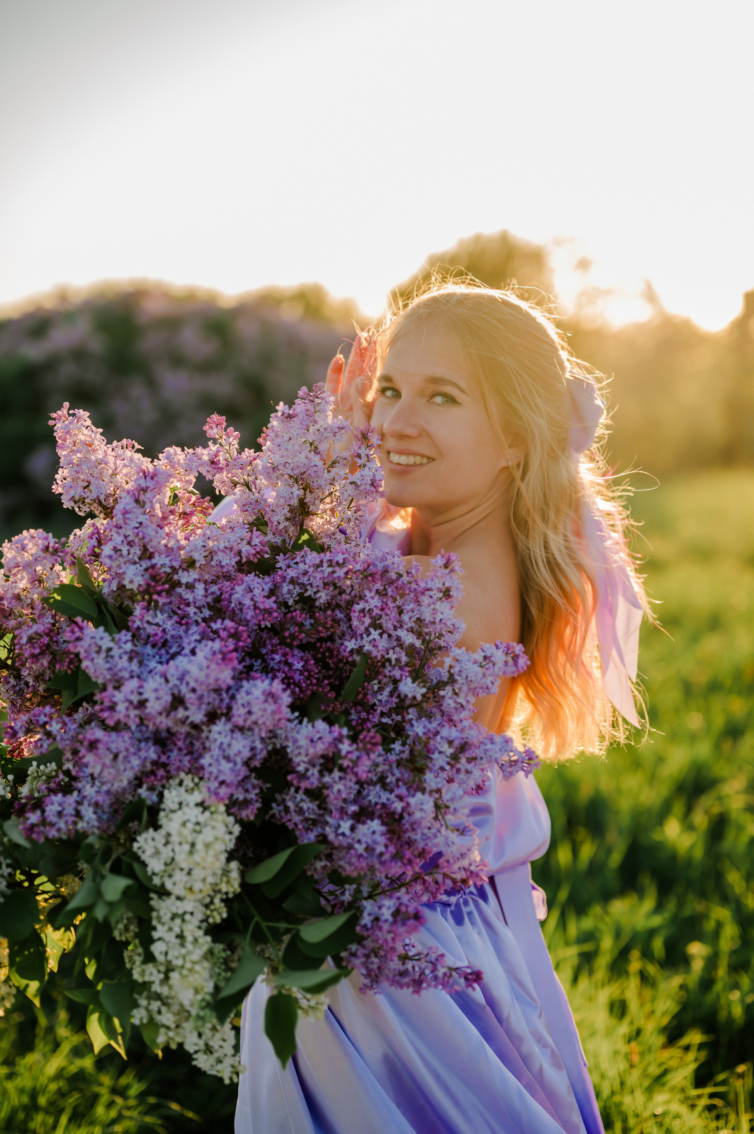 Юлия и сирень. Свадебный и семейный фотограф Евгения Кононова