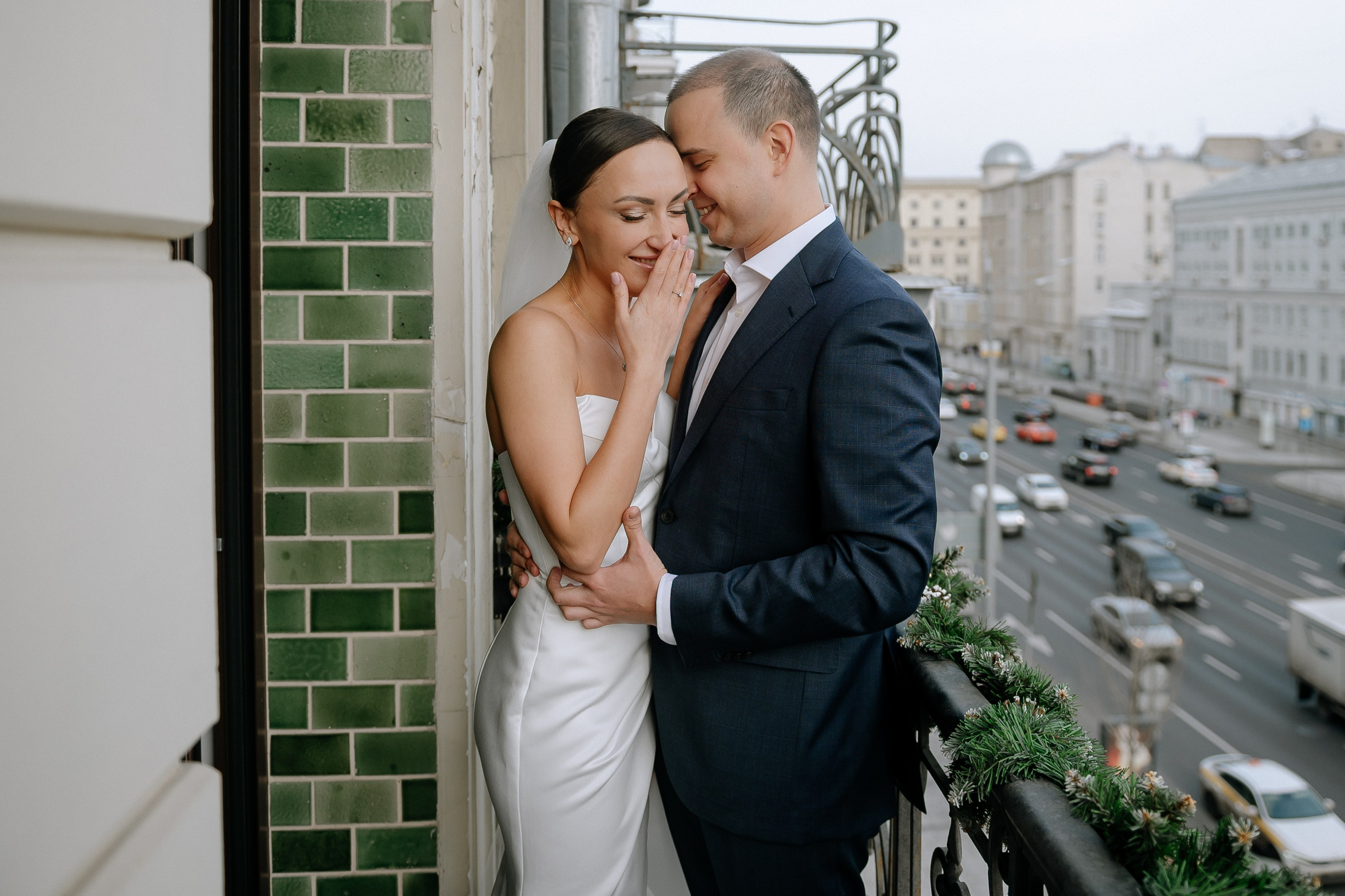 Свадебные сборы и фотосессия в отеле Hartwell Hotel. Свадебный фотограф Москва — Сергей и Татьяна