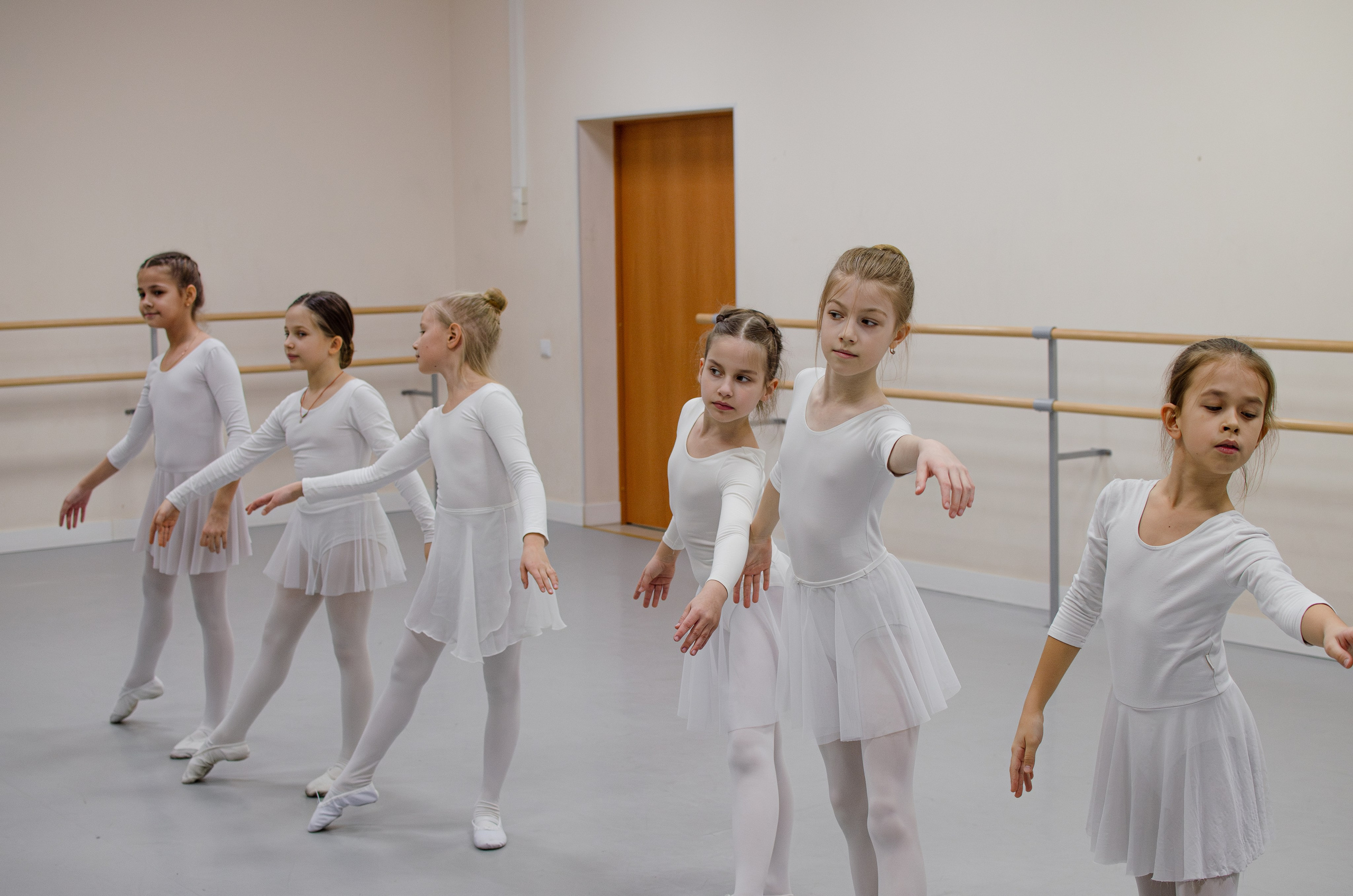 Хореографический коллектив «Русская тройка». Открытый урок младшей группы. Портретный и репортажный фотограф в Санкт-Петербурге Варвара Жукова