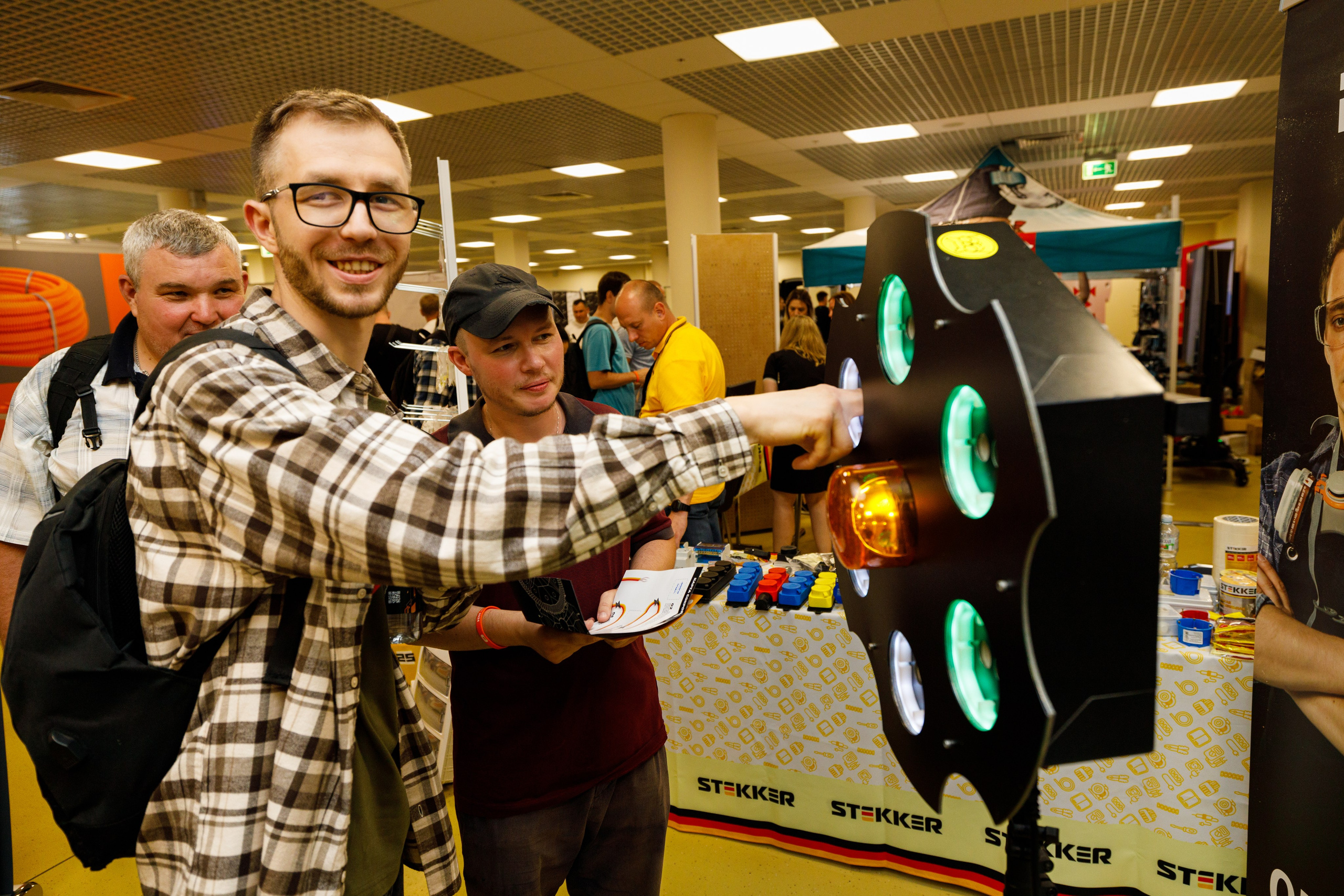 Съёмка стенда на выставке. Фотограф на мероприятие в Москве Марик