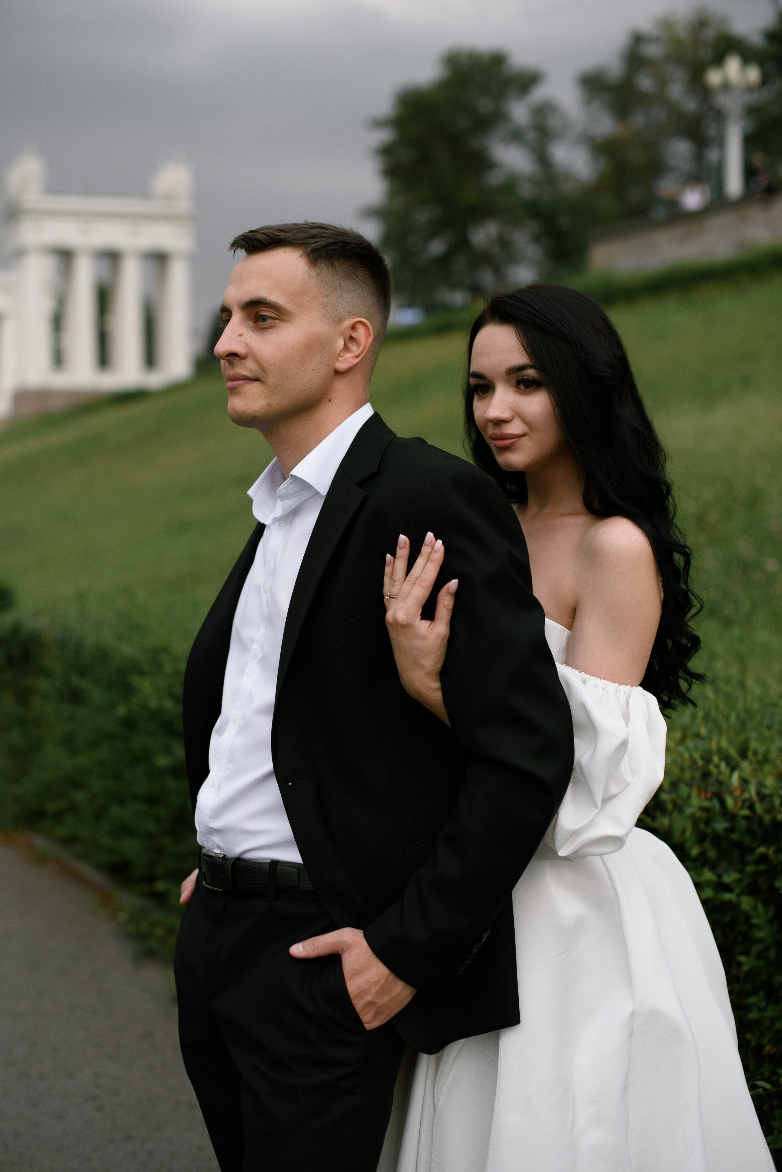 Свадебная фотосессия на центральной набережной. Заказать фотосъёмку.