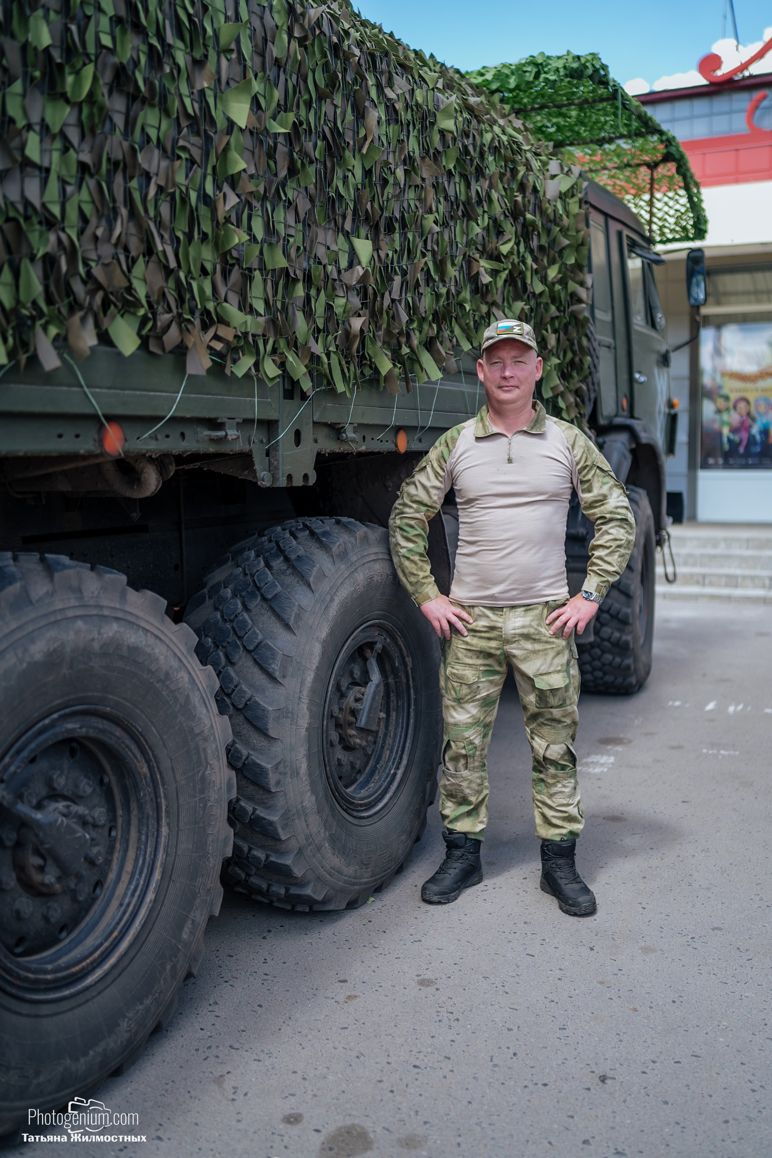 8 июня «Патриоты из Курска» сбор гуманитарной помощи у кинотеатра «Родина». Фотограф Нижний Новгород Татьяна Кейод