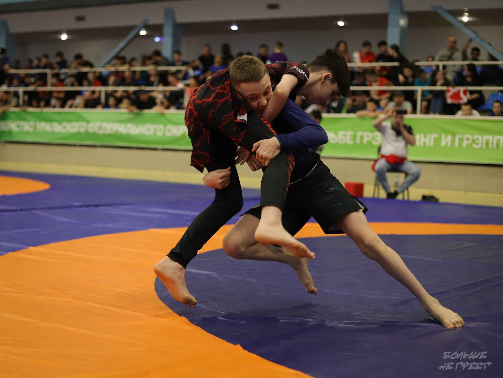 ПЕРВЕНСТВО УРФО ПО СПОРТИВНОЙ БОРЬБЕ ГРЭППЛИНГ И ГРЭППЛИНГ-ГИ. Больше не греет