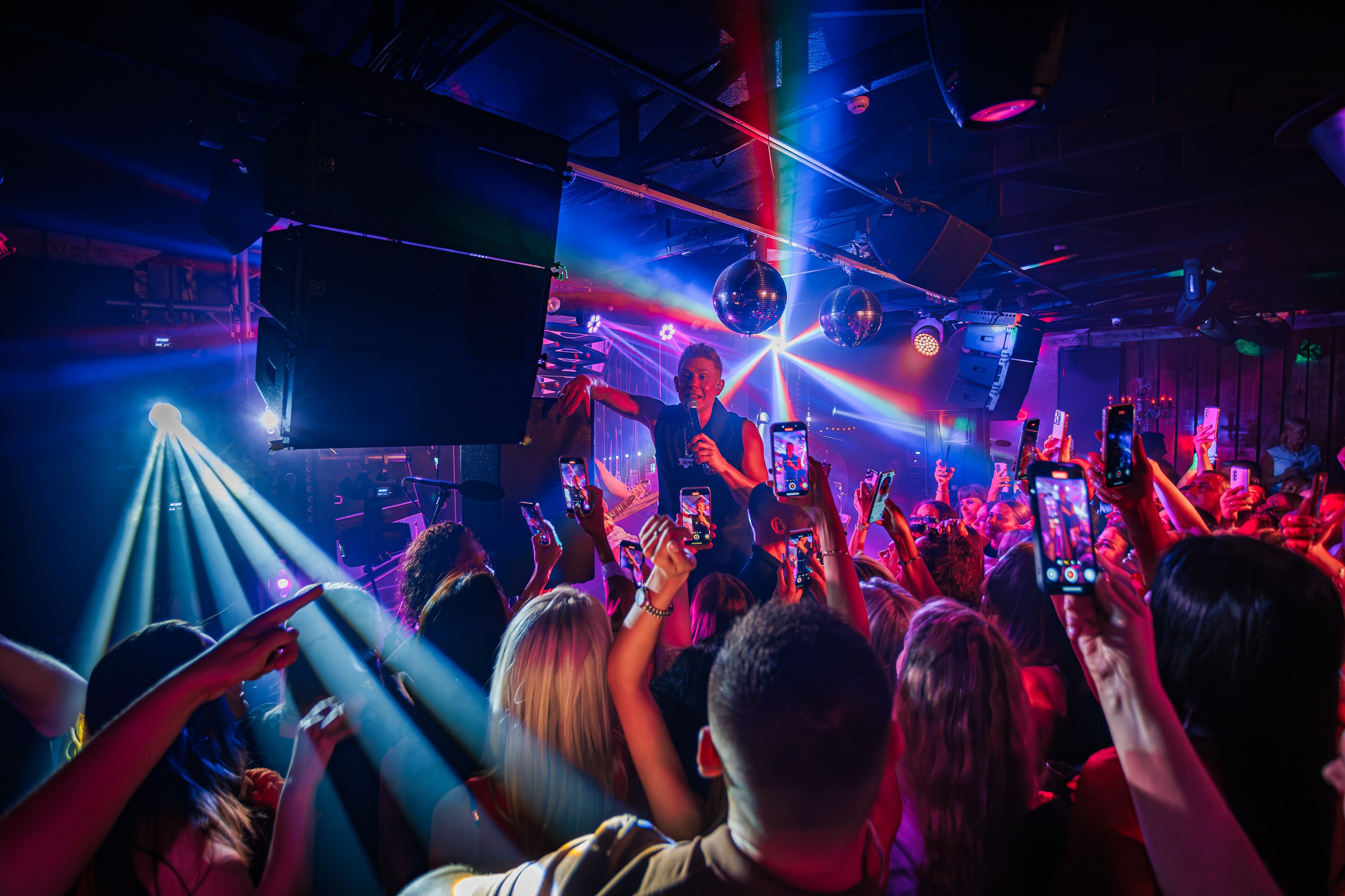 «Митя Фомин"_Чайка на пляже_Ялта_28.06.2025 г. Аминов Руслан | Фотограф