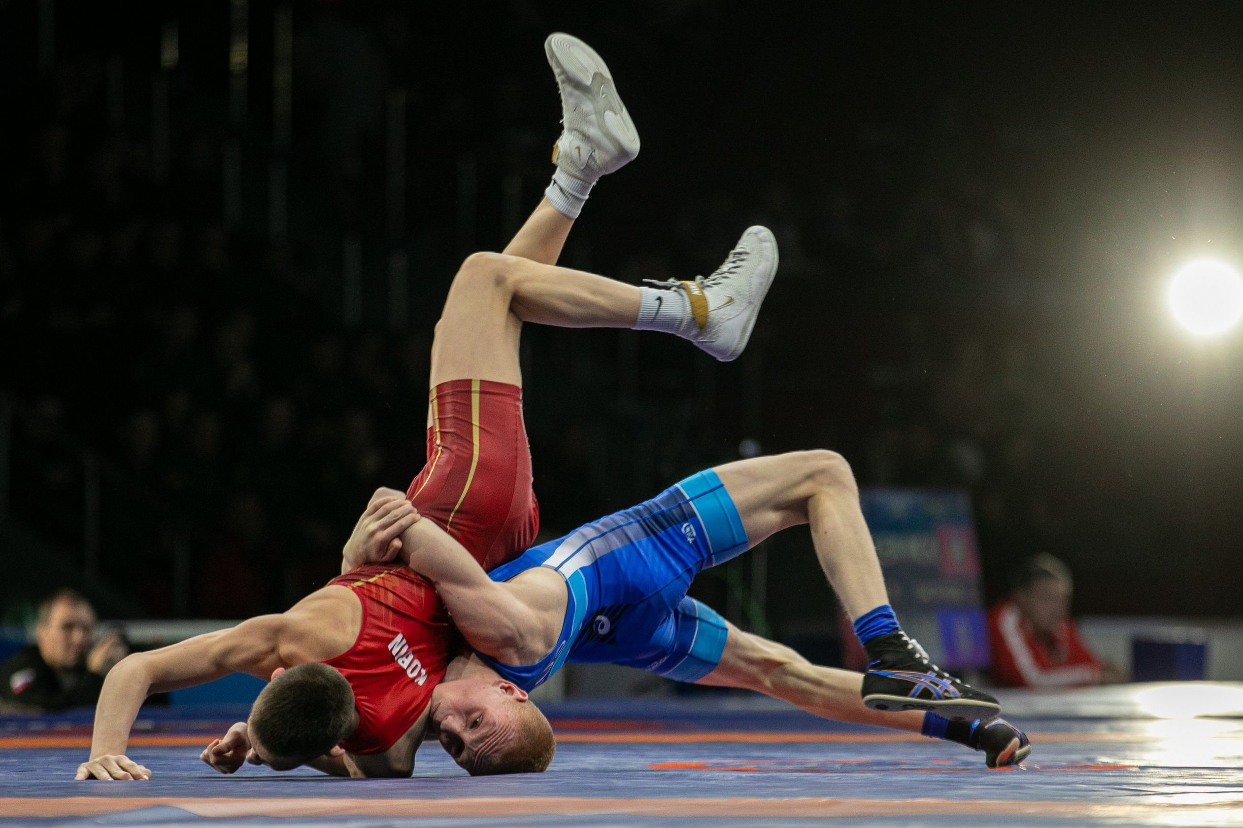 спортивная фотография, греко- римская борьба, бросок в борьбе