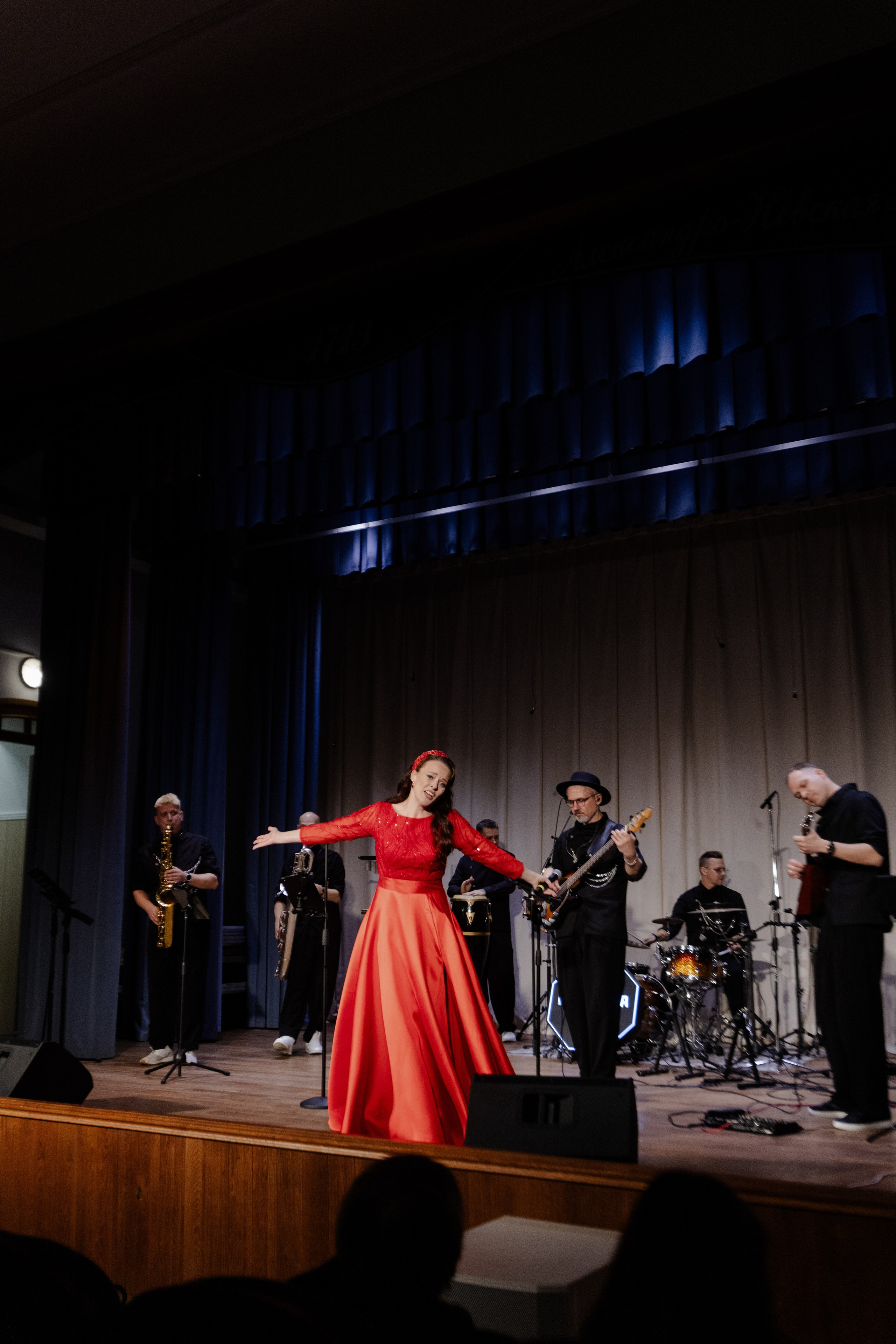 Сольный концерт 4.10. СУРОВЦЕВА project. Эстрадно-народный кавер-бэнд