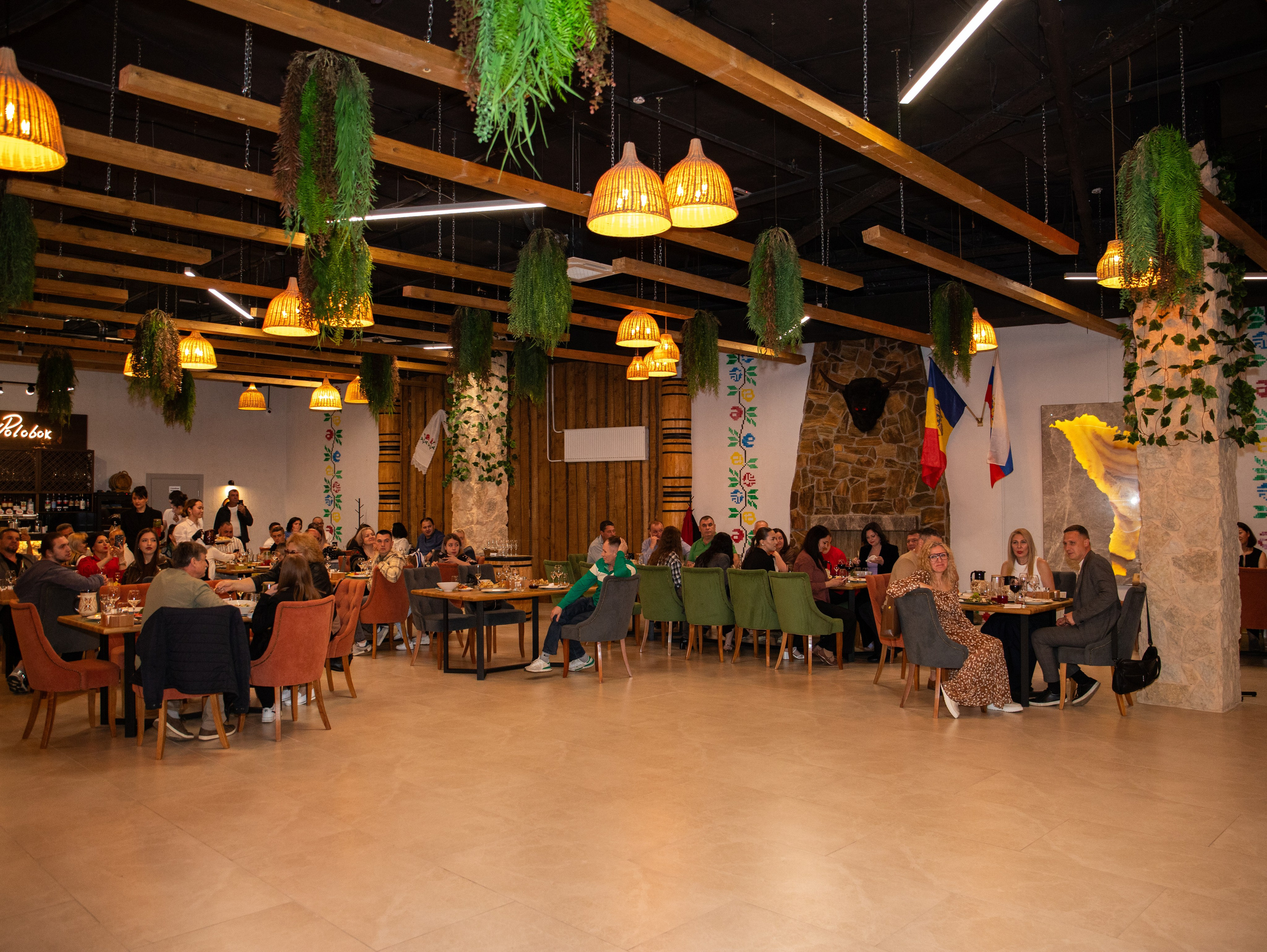 Открытие молдавского ресторана. Свадебный и семейный фотограф в Москве Мила Широких