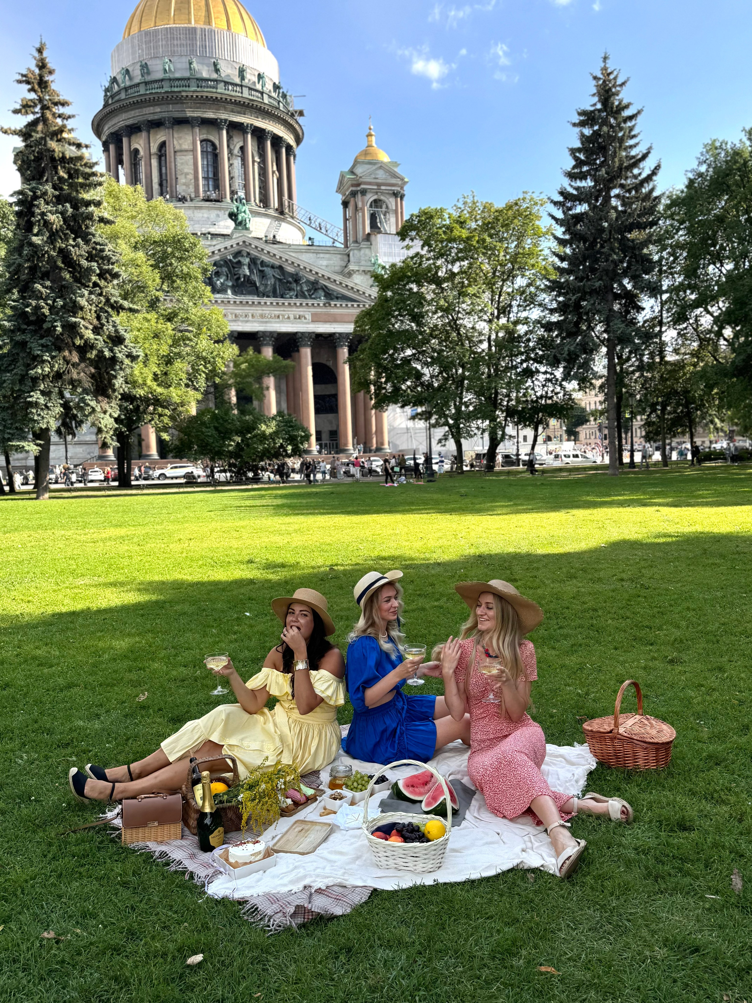 Пикник у Исаакиевского. Утонченный фотограф в Санкт-Петербурге Ксения Пелевина