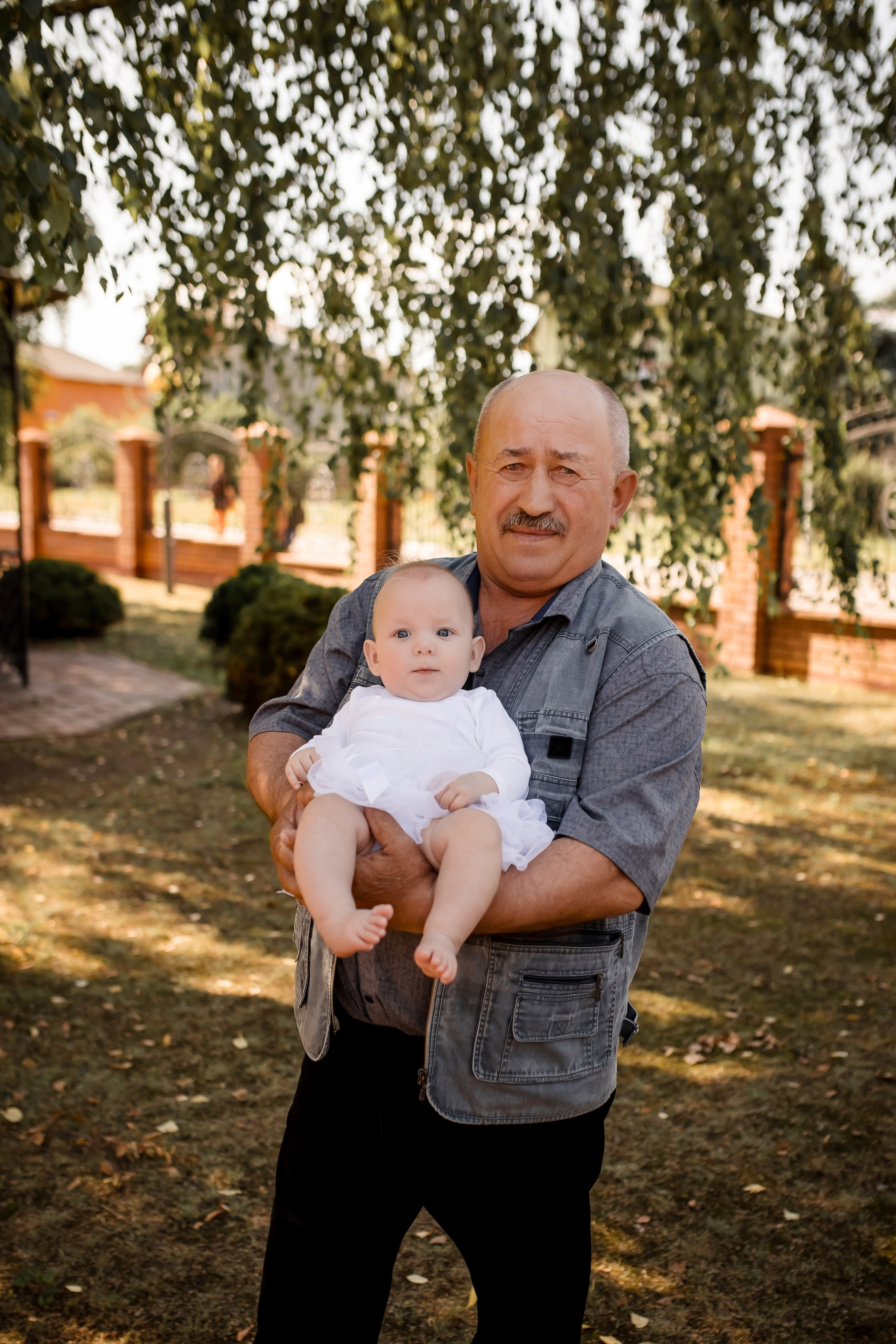 Крещение Милании и Эмилии