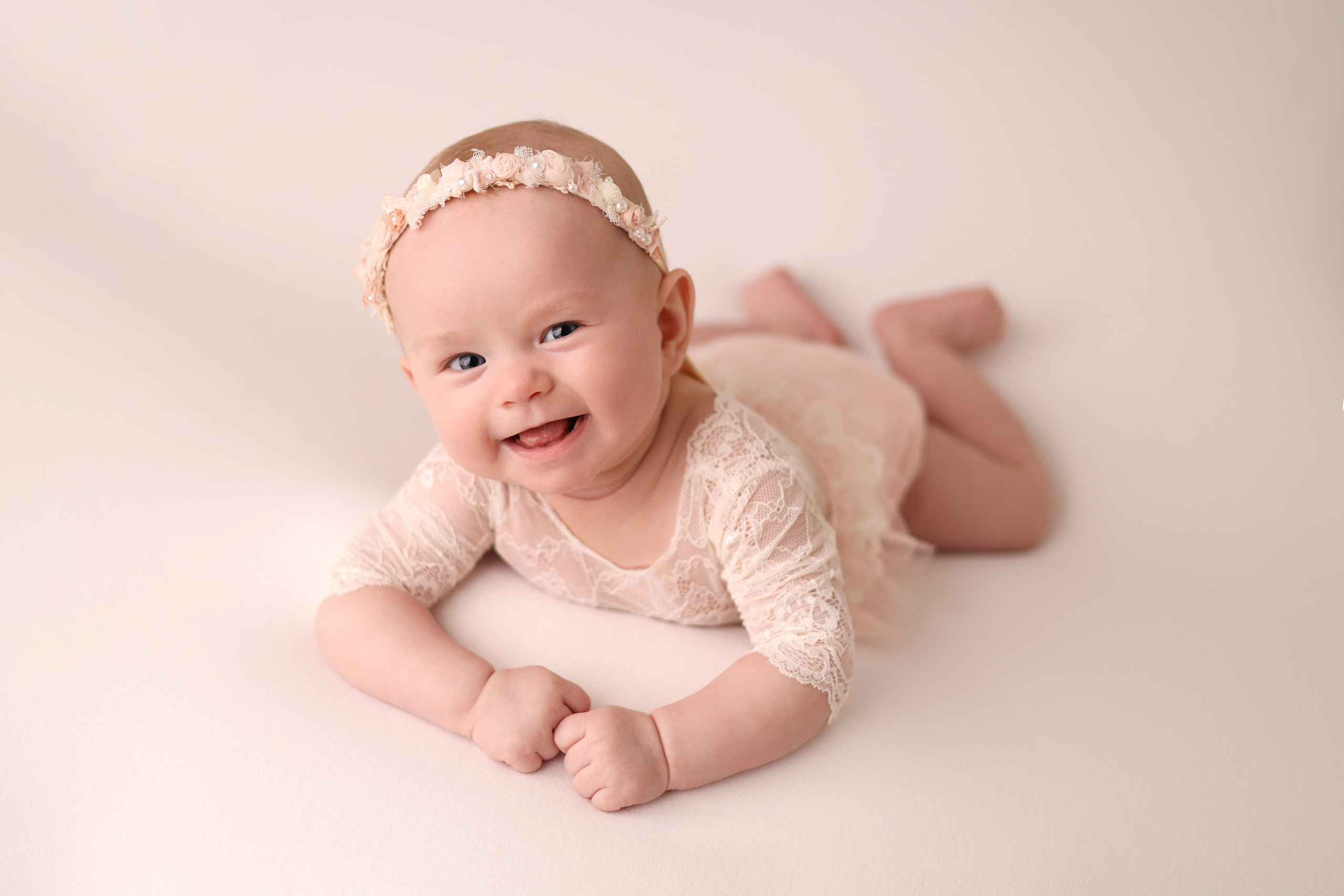 Арине 4 месяца. Фотограф новорожденных Москва. Ньюборн фотограф Москва