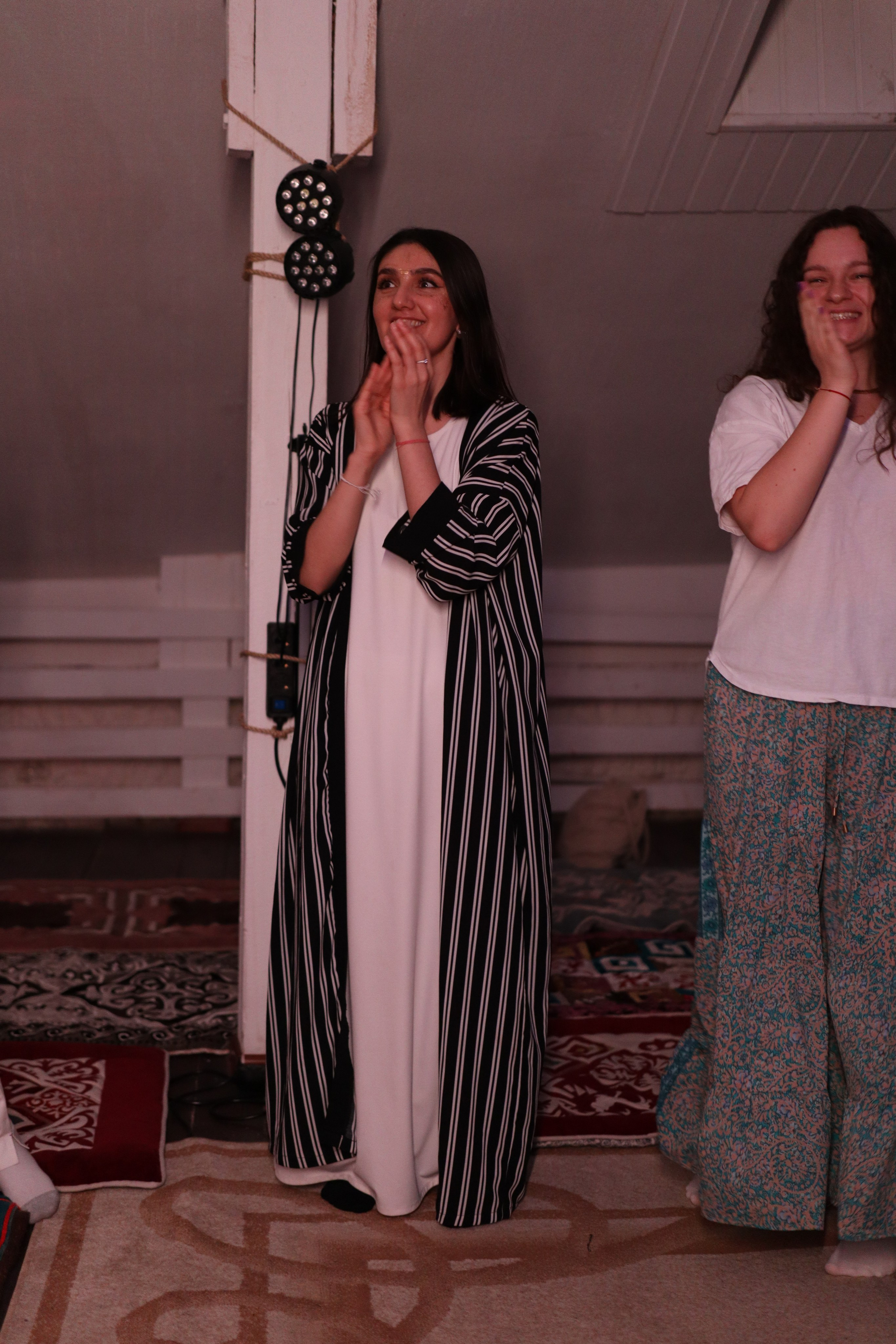 Bhakti Mantra. Photo Ninja