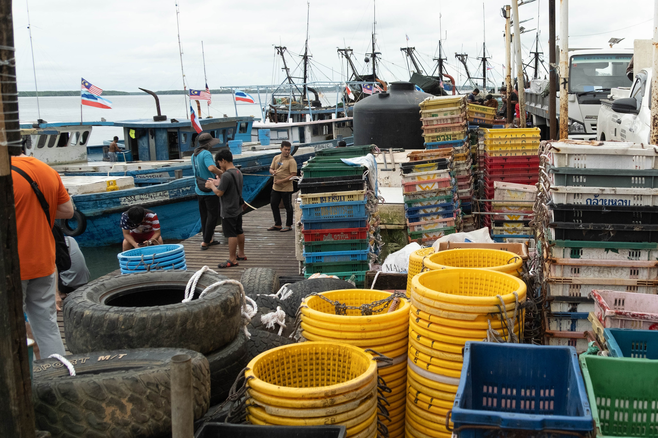 О. Борнео, г. Сандакан. Порт и рынок. Фотографии из путешествий