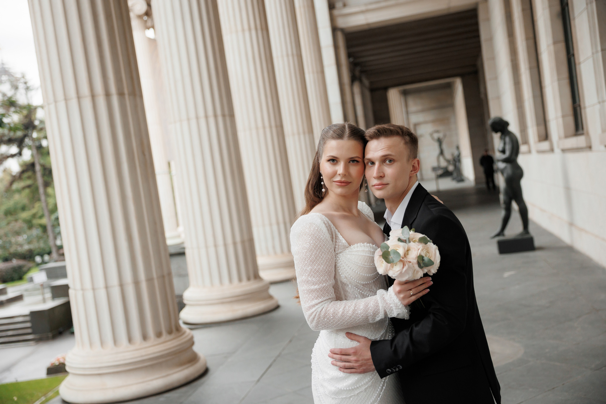 Фотосессия у Пушкинского музей. Свадебный и репортажный фотограф (Москва, Королев и другие)