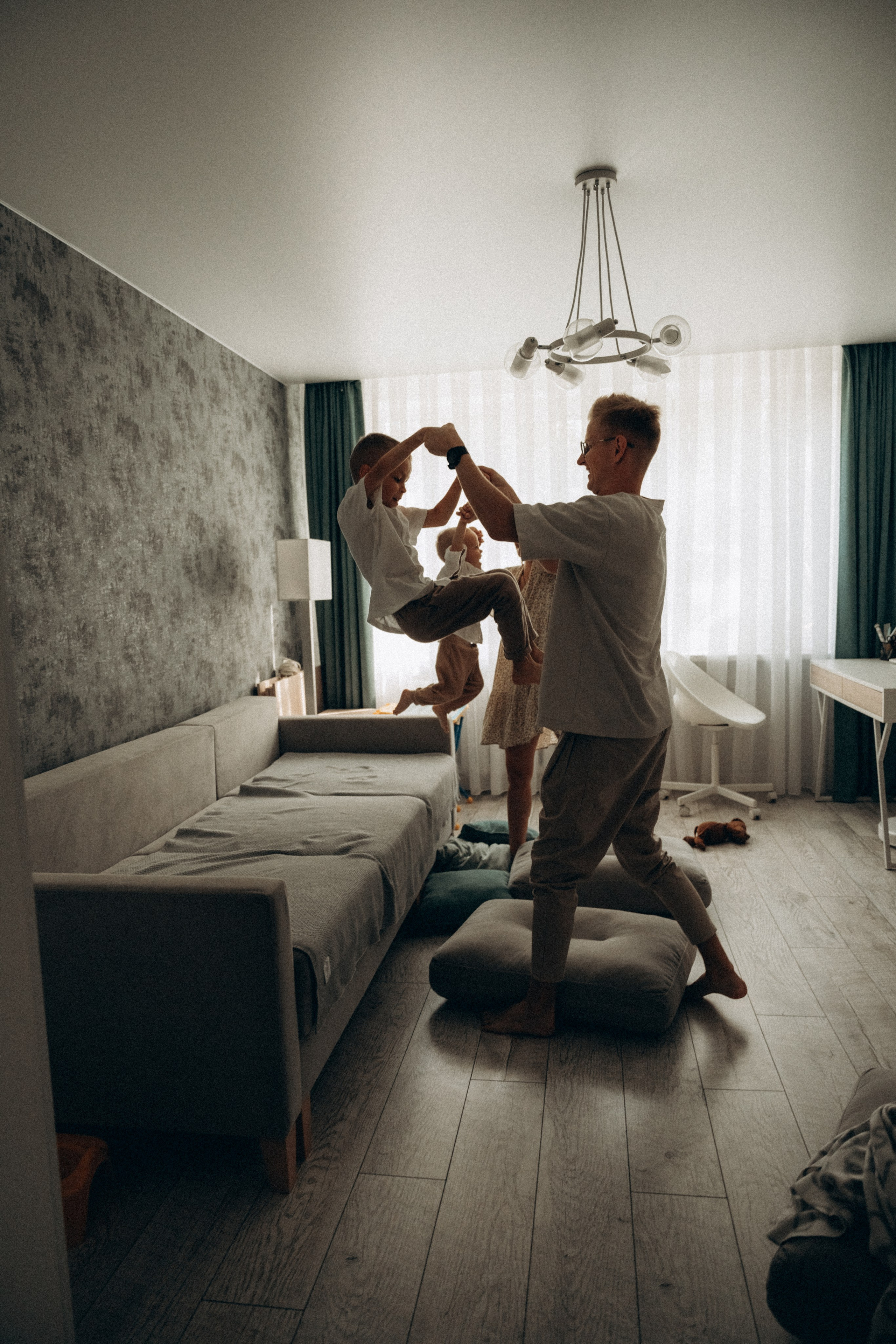 Вика, Сергей, Ян и Сава. Фотограф Мария Миллс | Минск