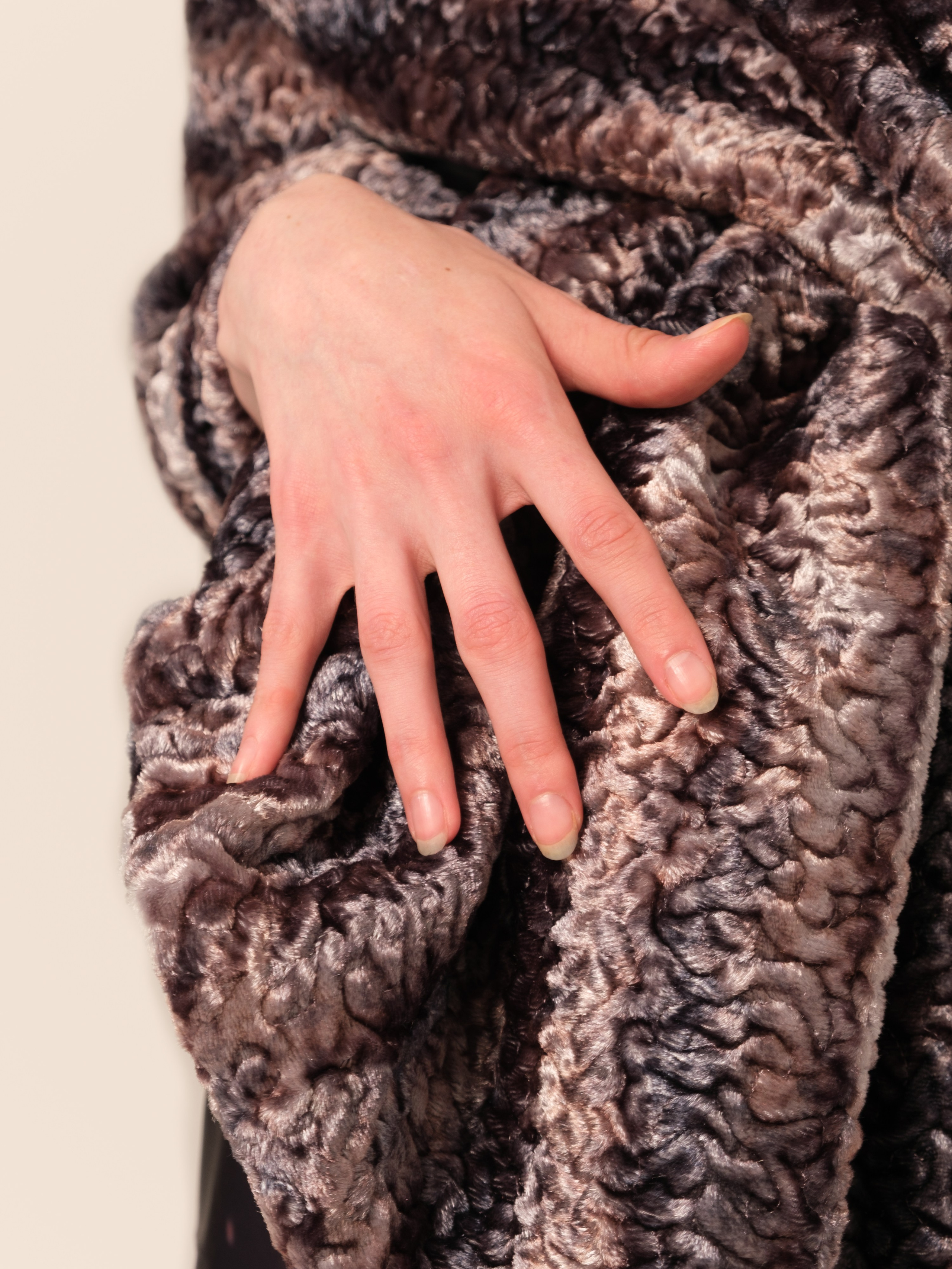 ZHAKOVA BRAND каталог. Мари — фотограф и видеограф из Москвы