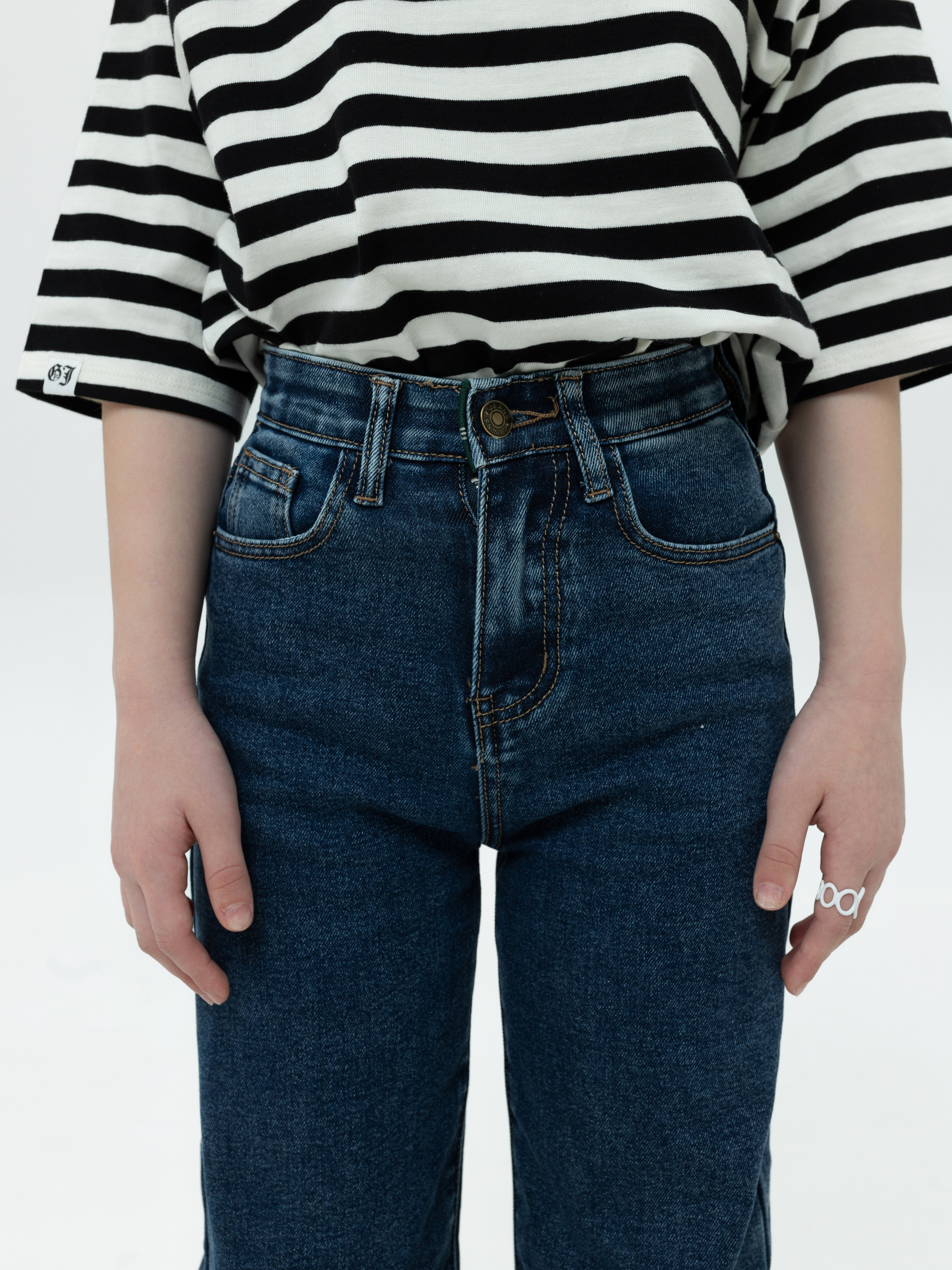 Джинсы детские. Агенство визуального контента