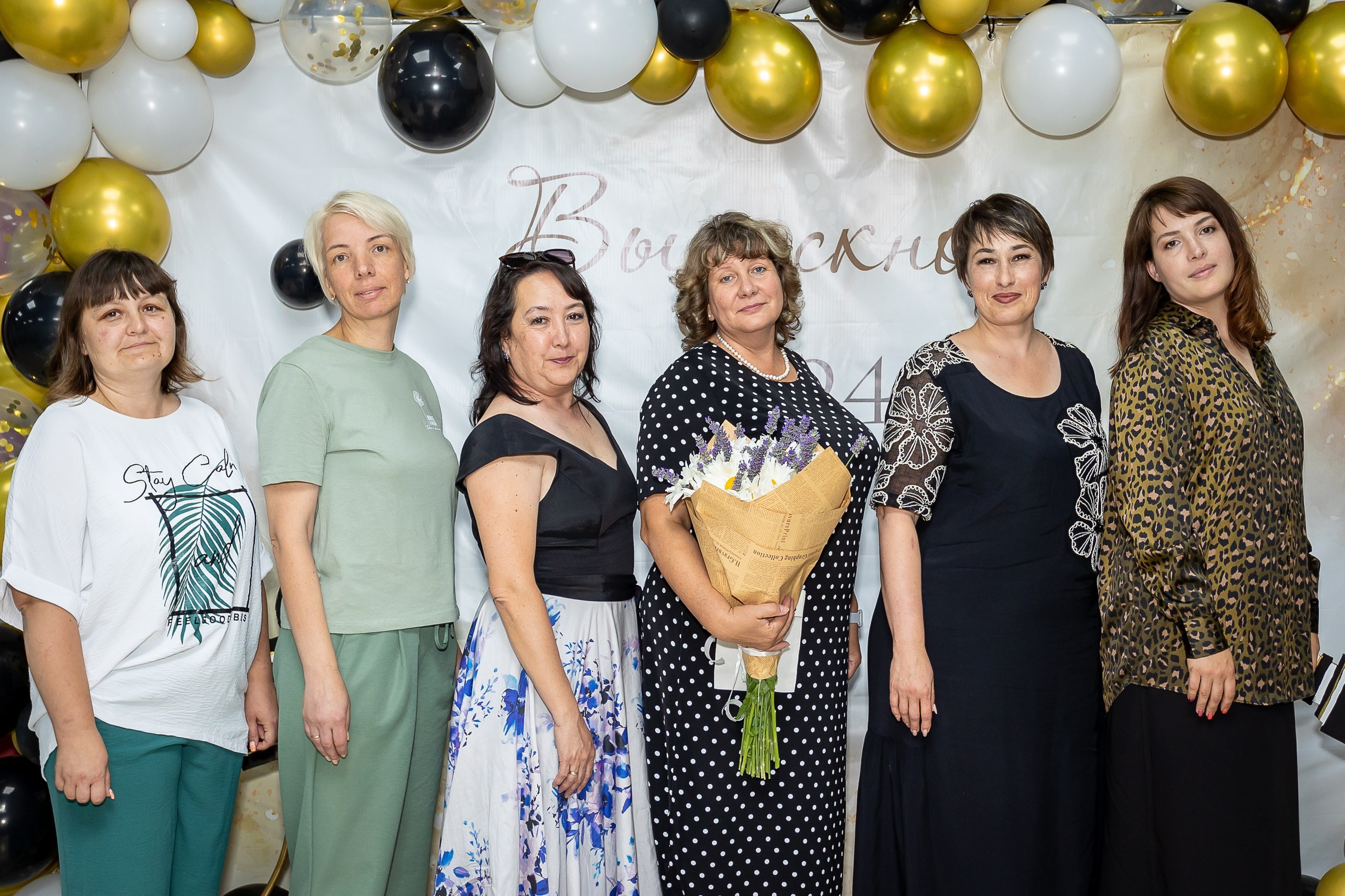 Вручение аттестата и выпускной вечер. Выпускные альбомы Майкоп, Краснодар Елена Золотарева