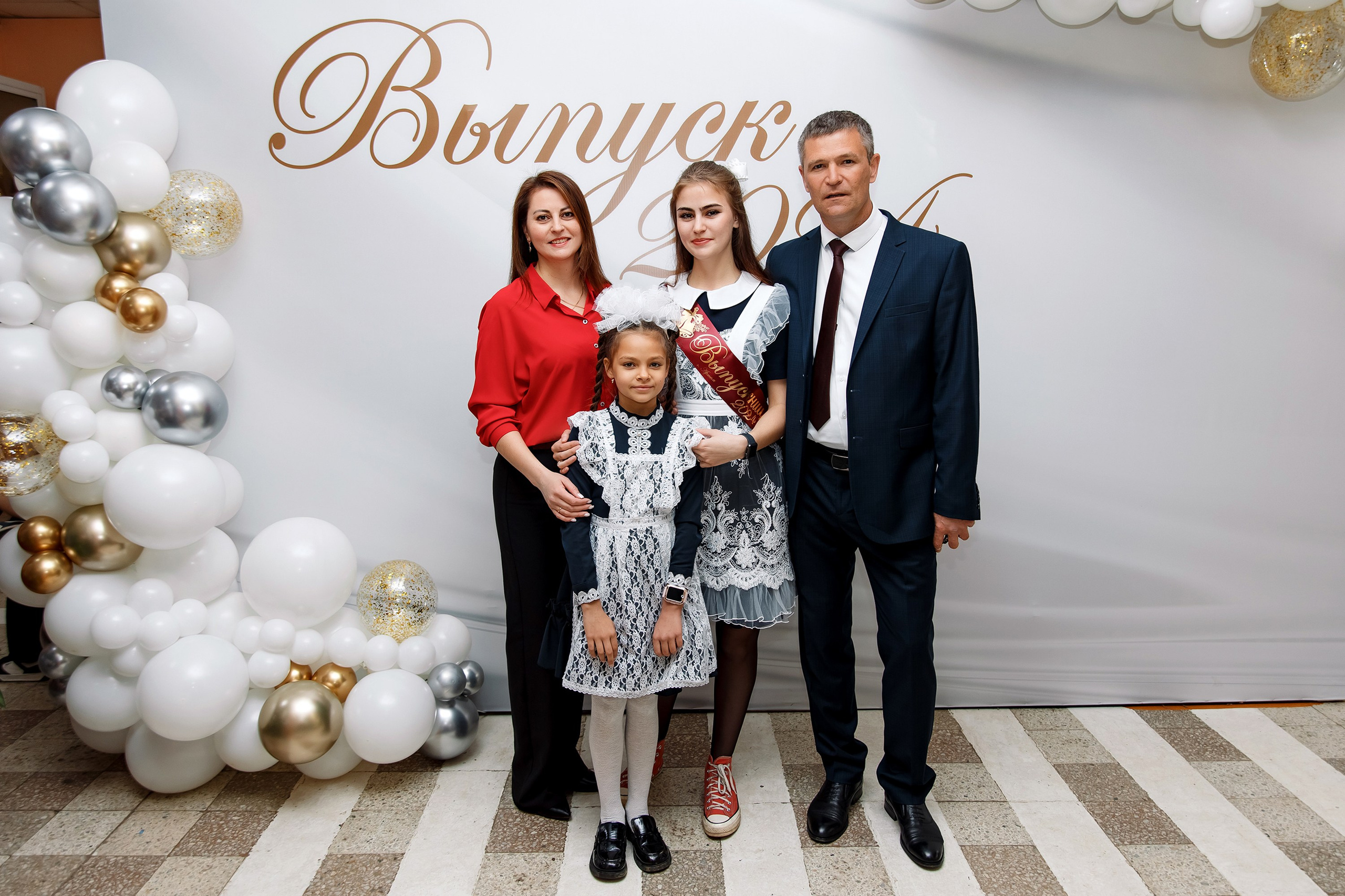 11 класс Последний звонок. Фотограф Любовь Корниенко, Примоский край